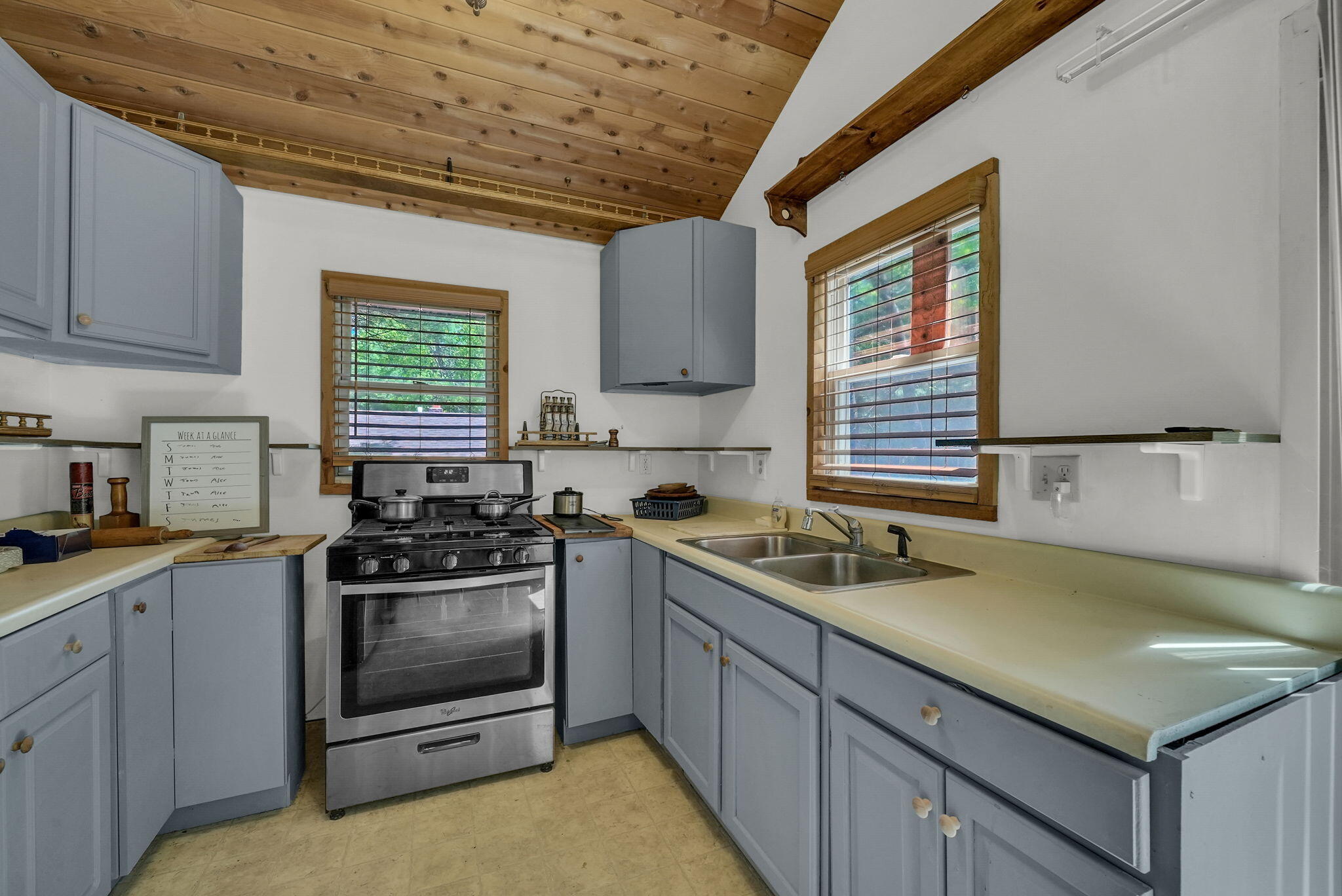 9750 Jackson Street, St. Helen