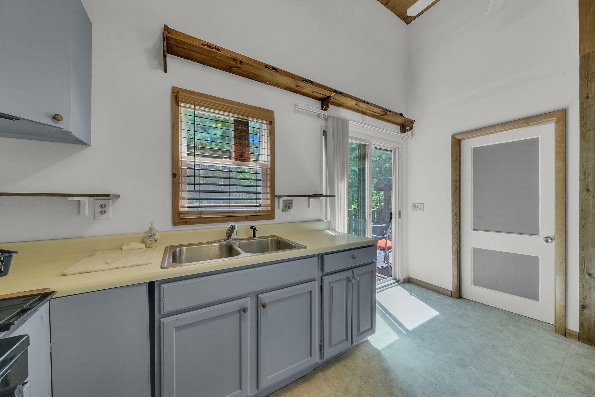 9750 Jackson Street, St. Helen