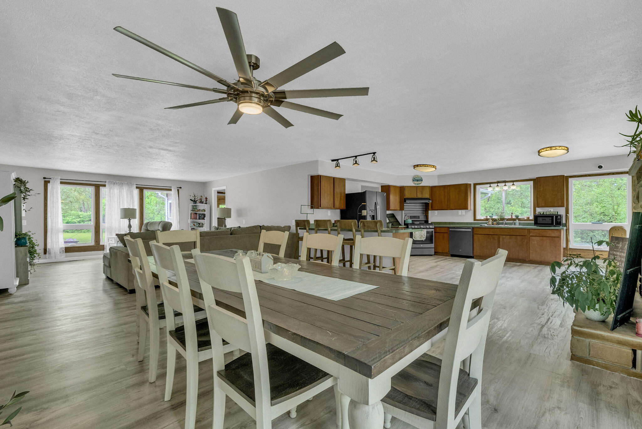 12520 Airport Road