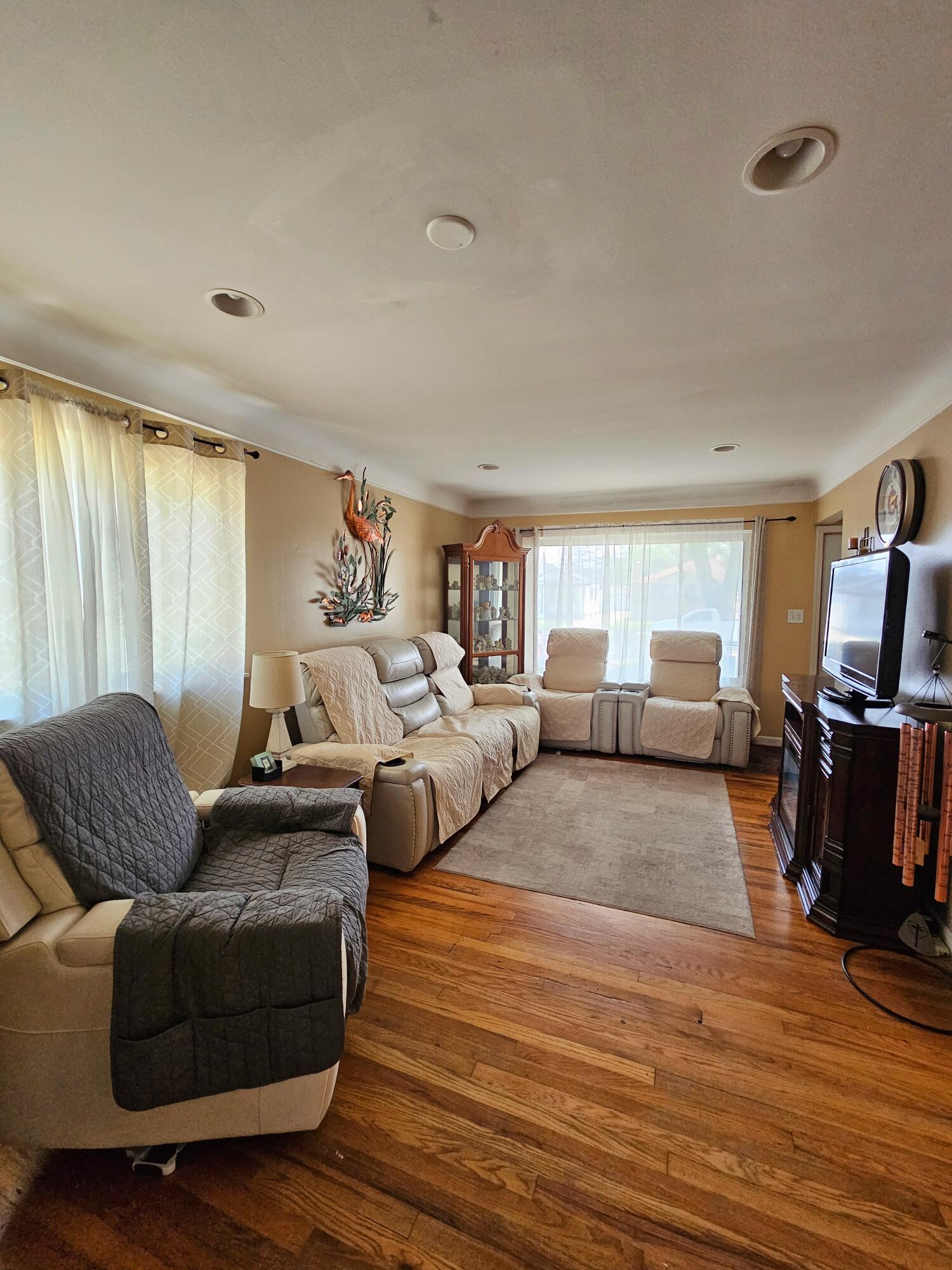 9 Roseview Boulevard