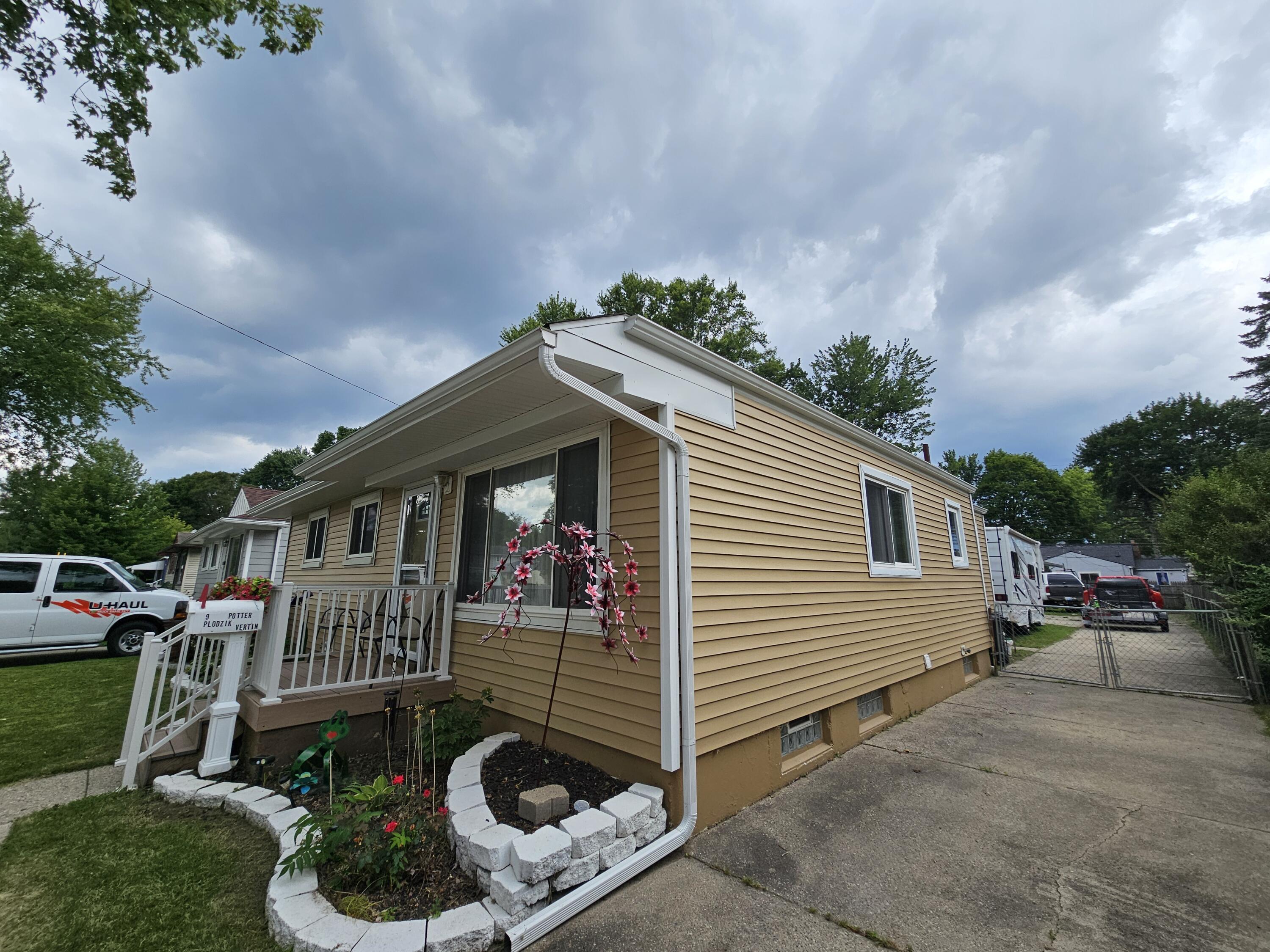 9 Roseview Boulevard