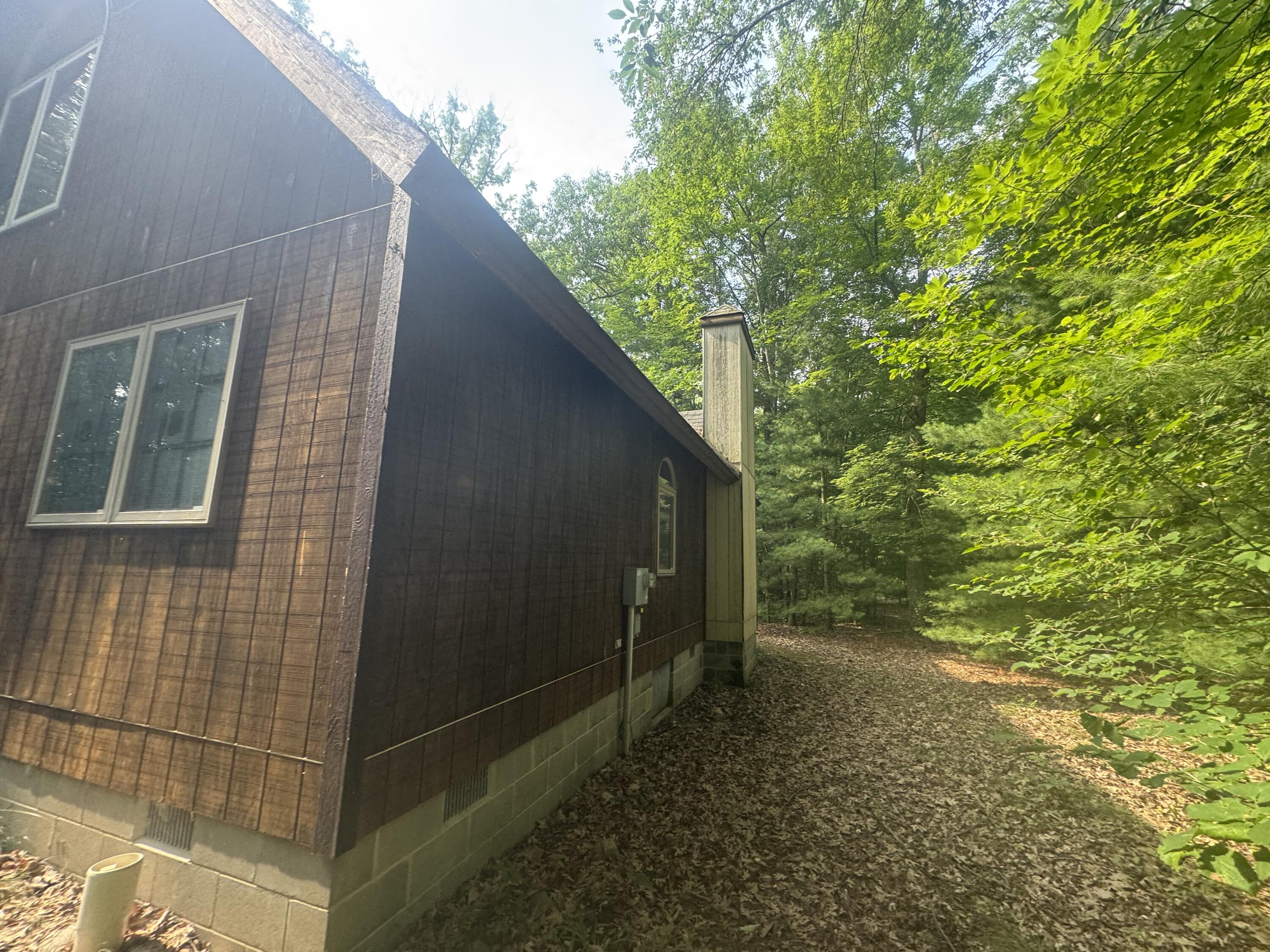 107 Teaberry Lane