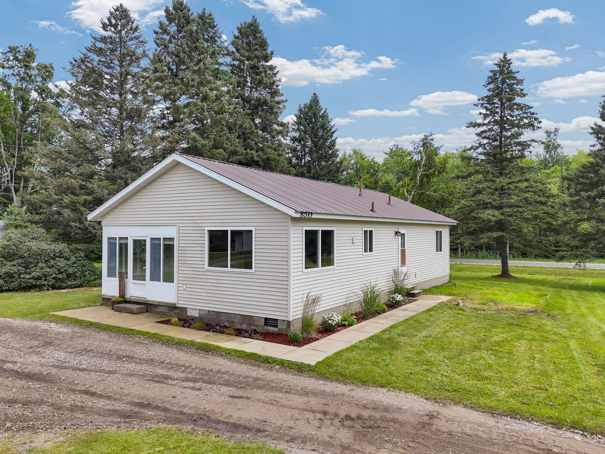 850 S Maple Valley Road, St. Helen