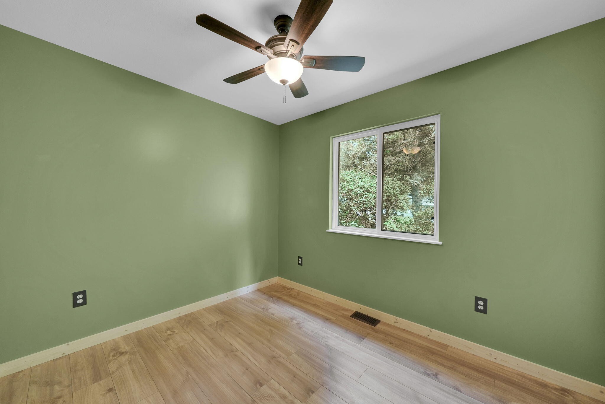 850 S Maple Valley Road, St. Helen