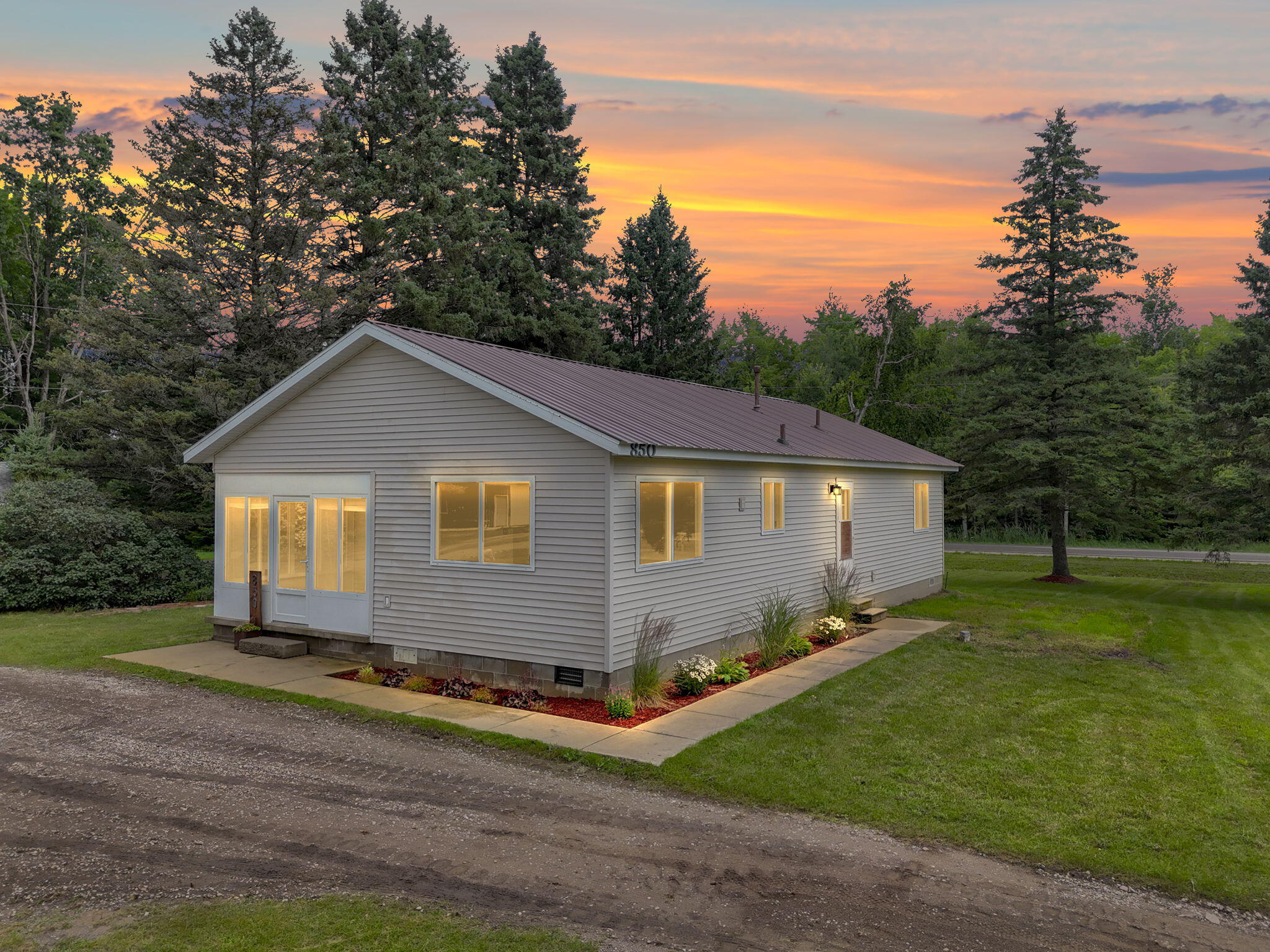 850 S Maple Valley Road, St. Helen