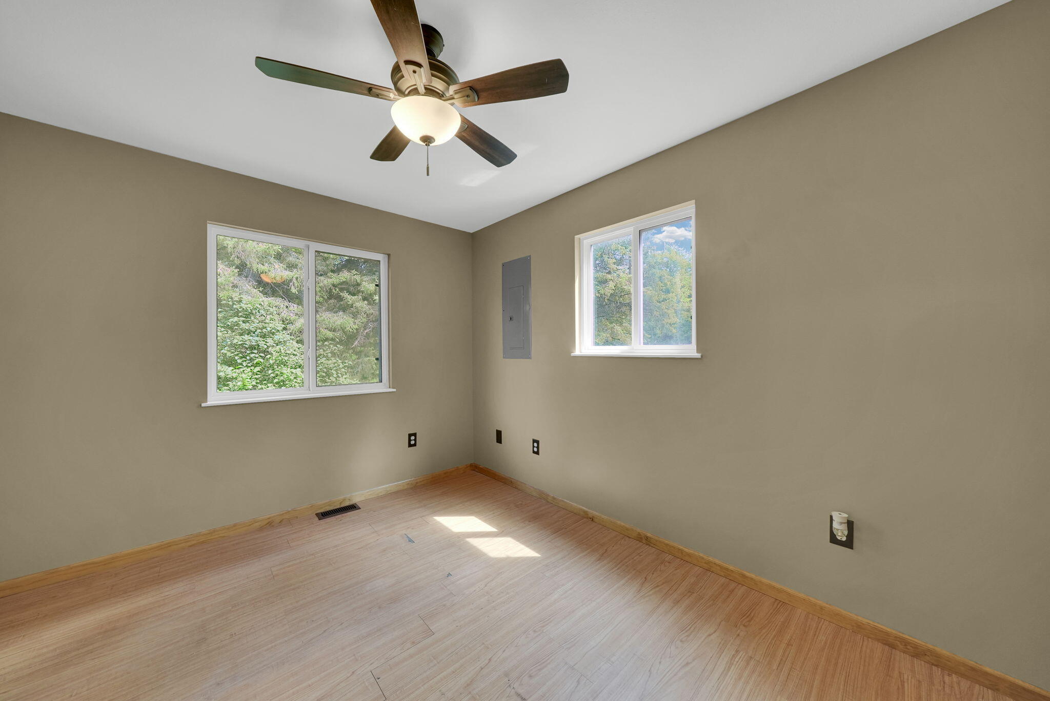 850 S Maple Valley Road, St. Helen
