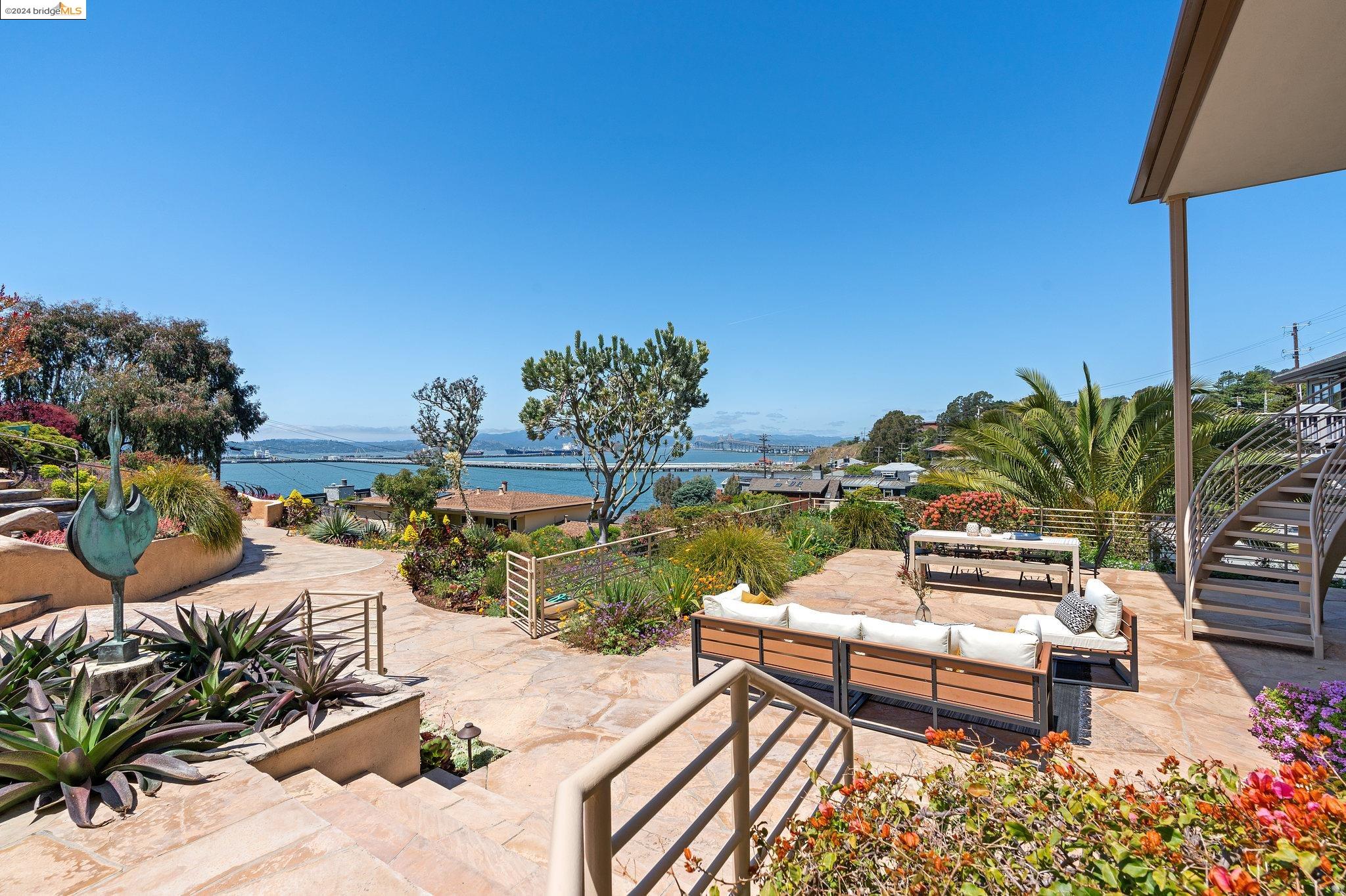 615 Western Dr