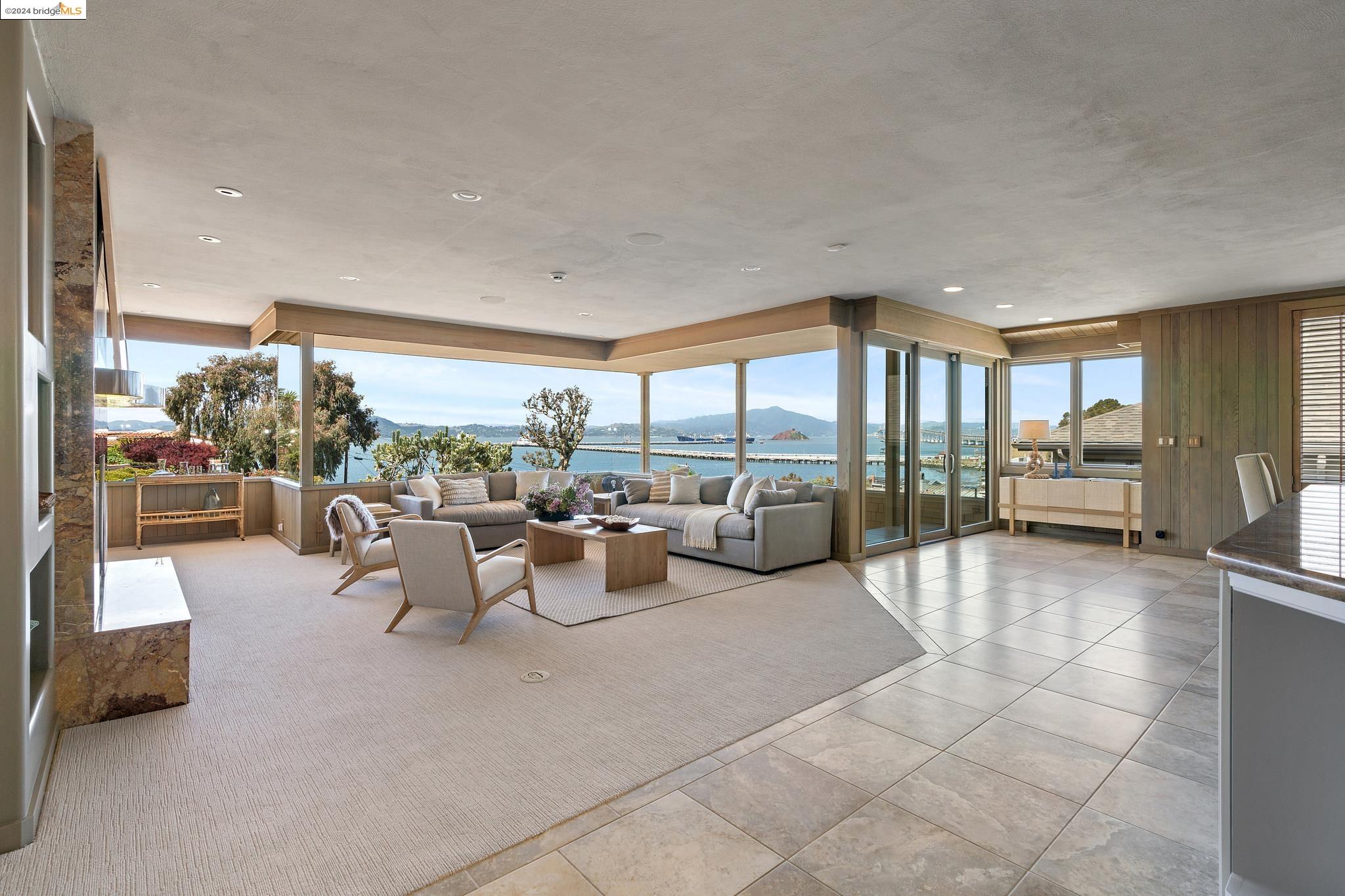 615 Western Dr