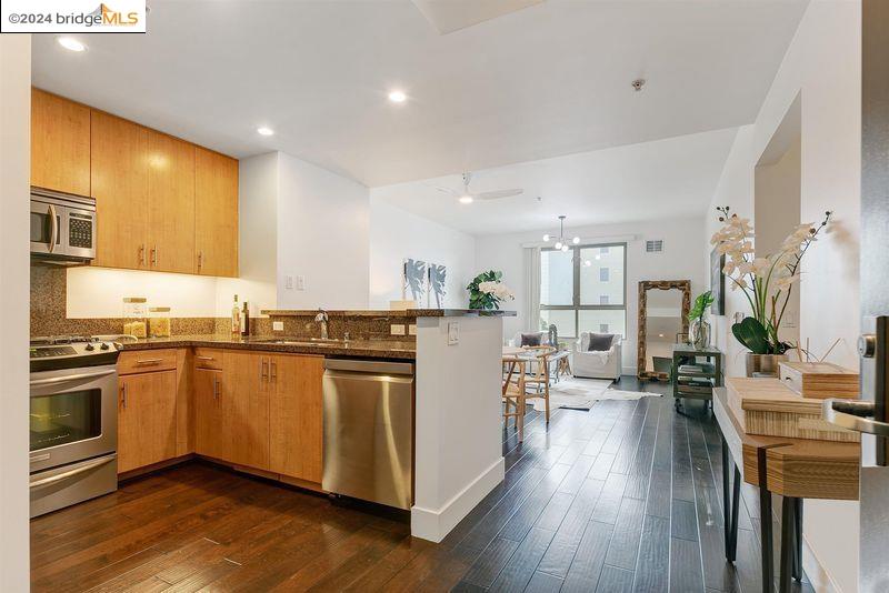 438 W Grand Ave # 716
