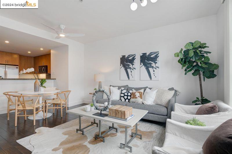 438 W Grand Ave # 716