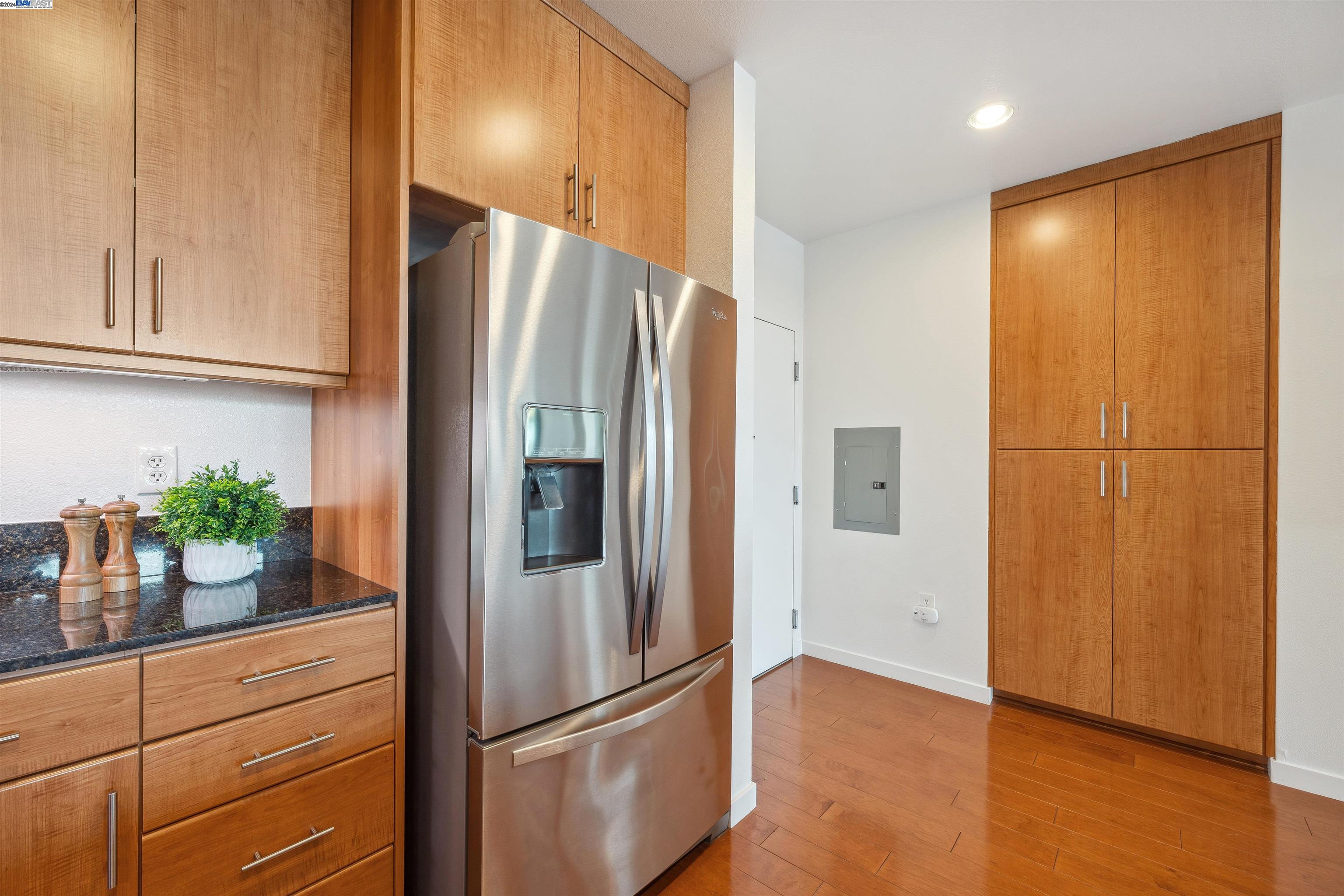 288 3Rd St # 313