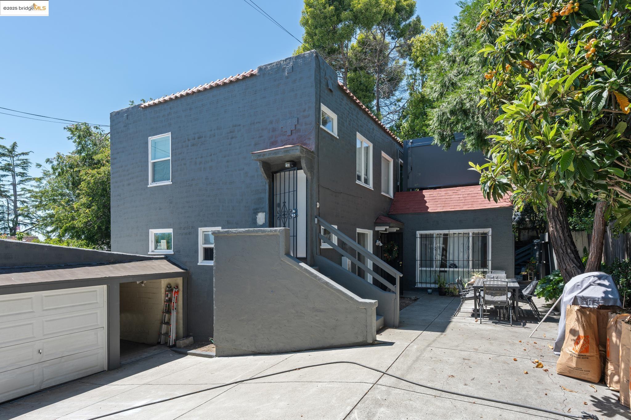 2823 11Th Ave # B