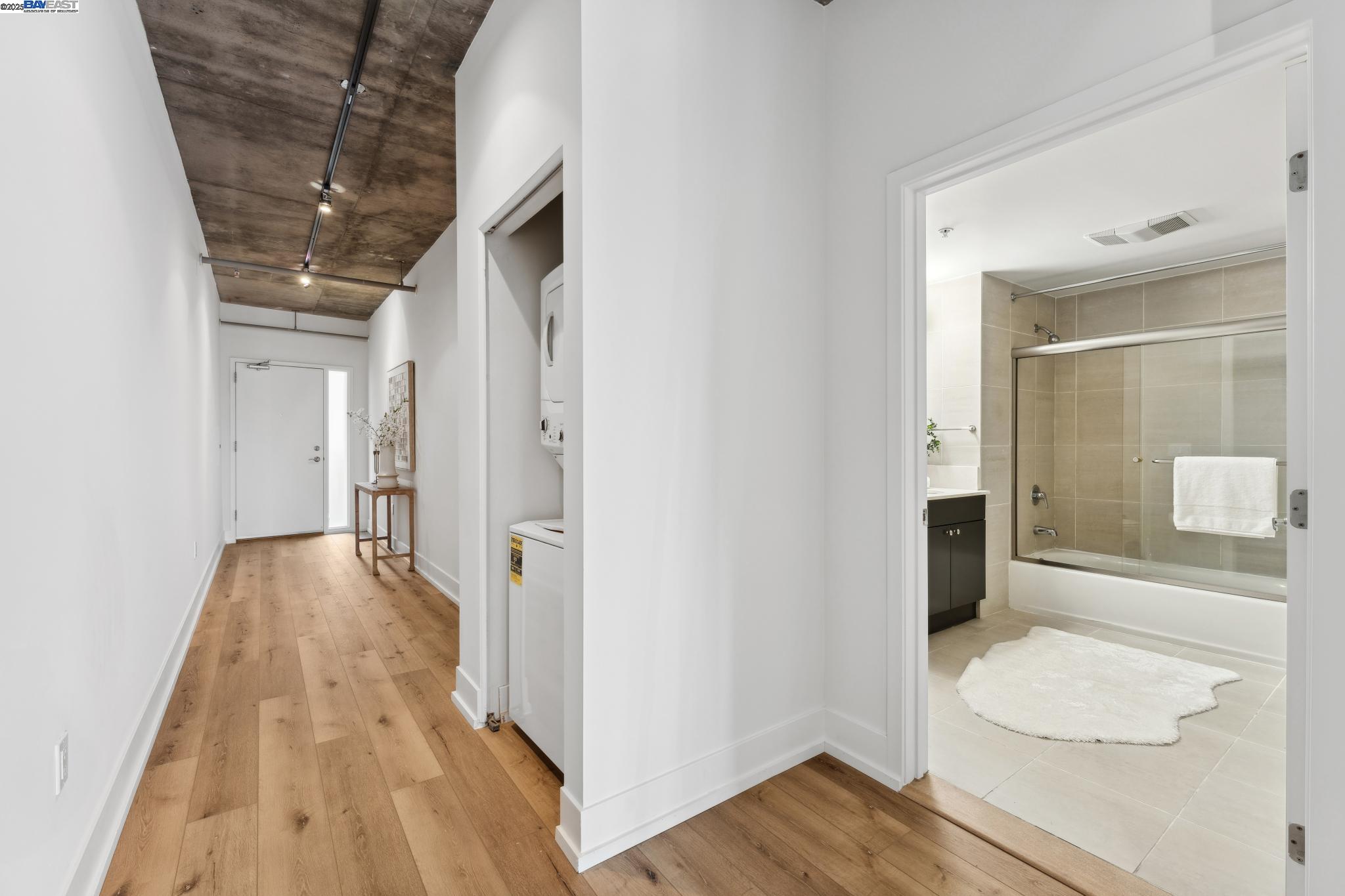 311 Oak St # 729