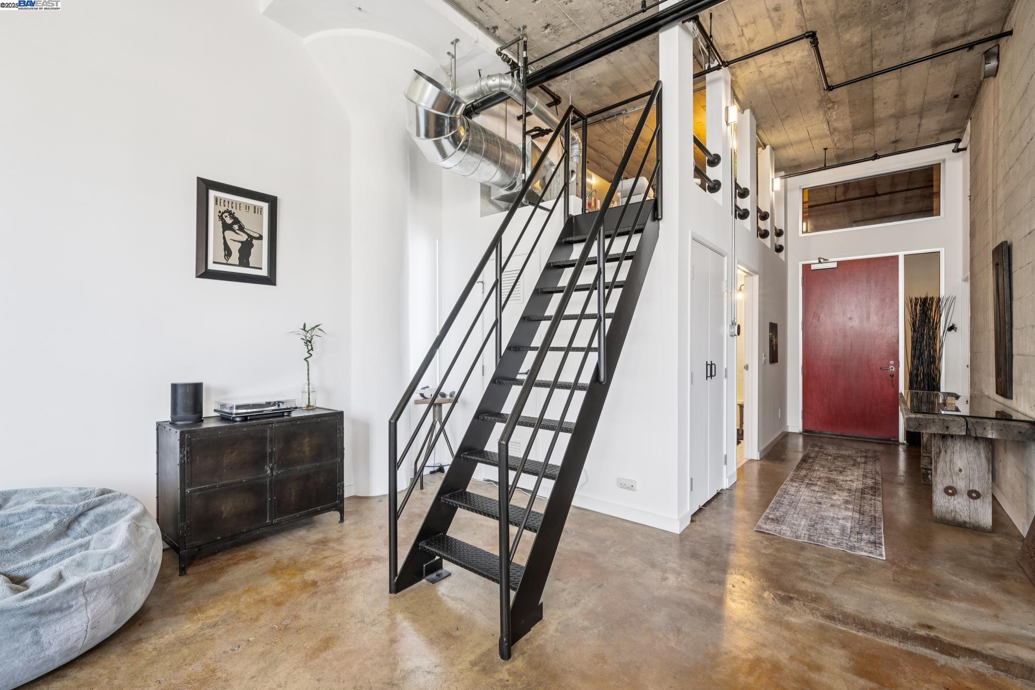 247 4Th St # 202