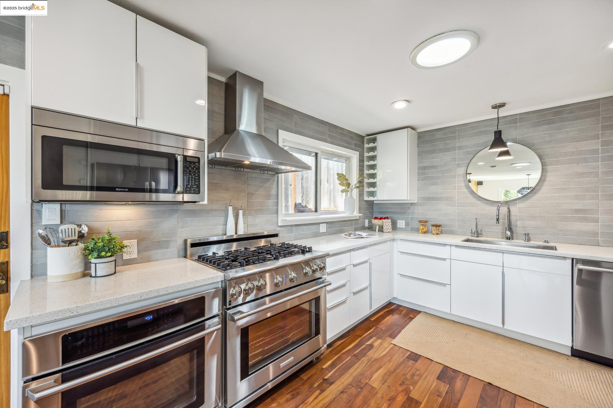 4134 Harbor View Ave