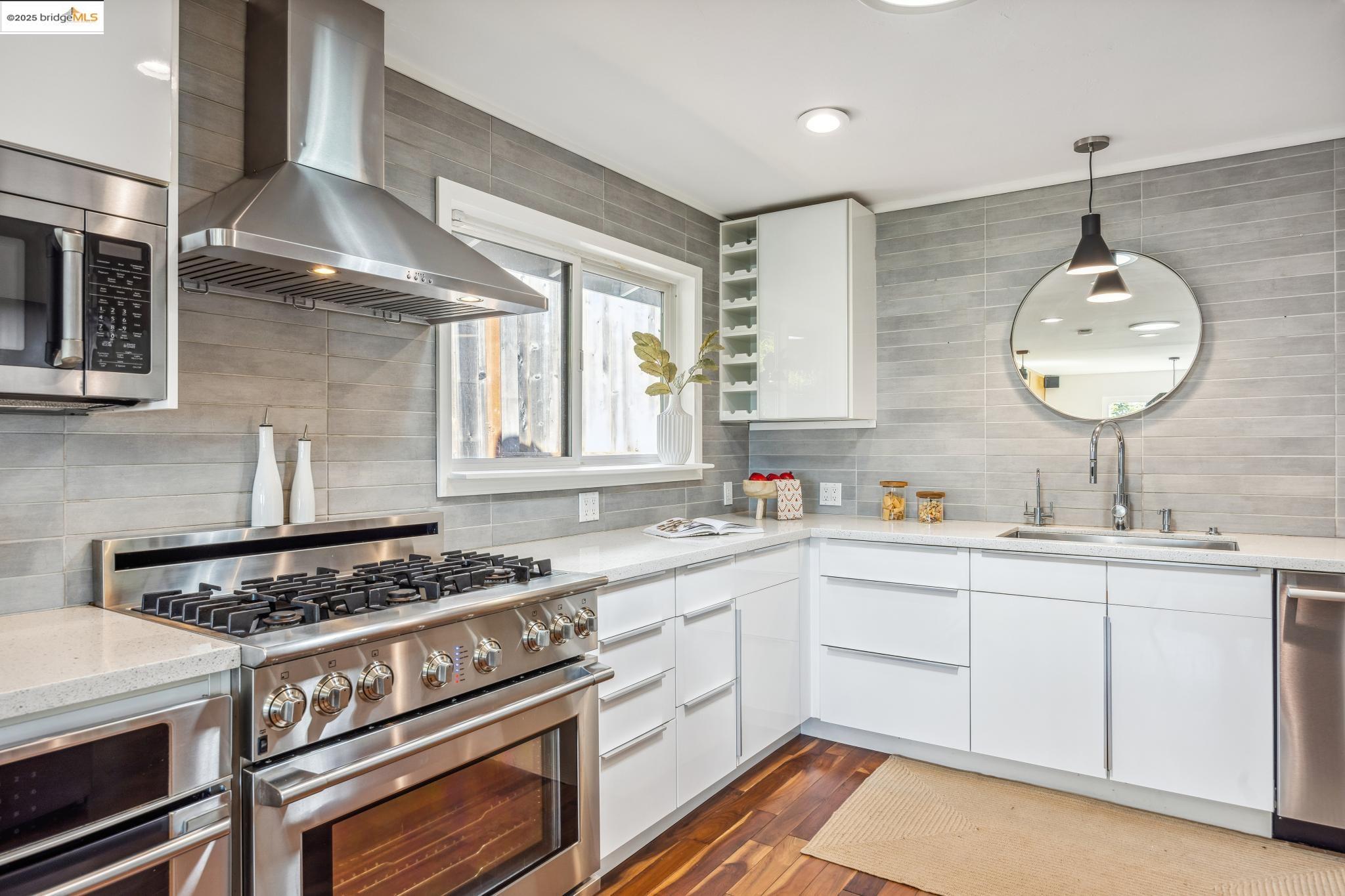 4134 Harbor View Ave