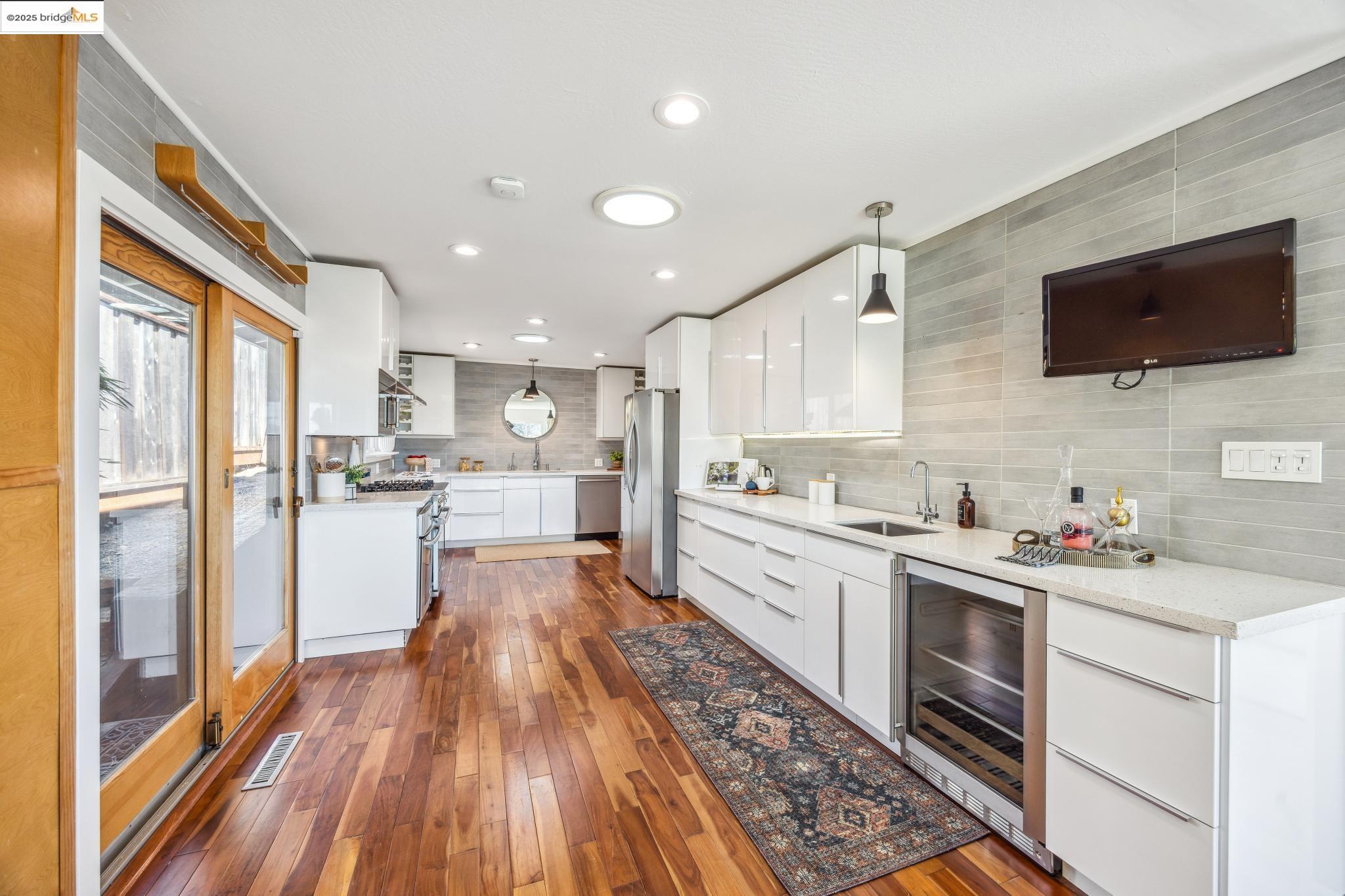 4134 Harbor View Ave