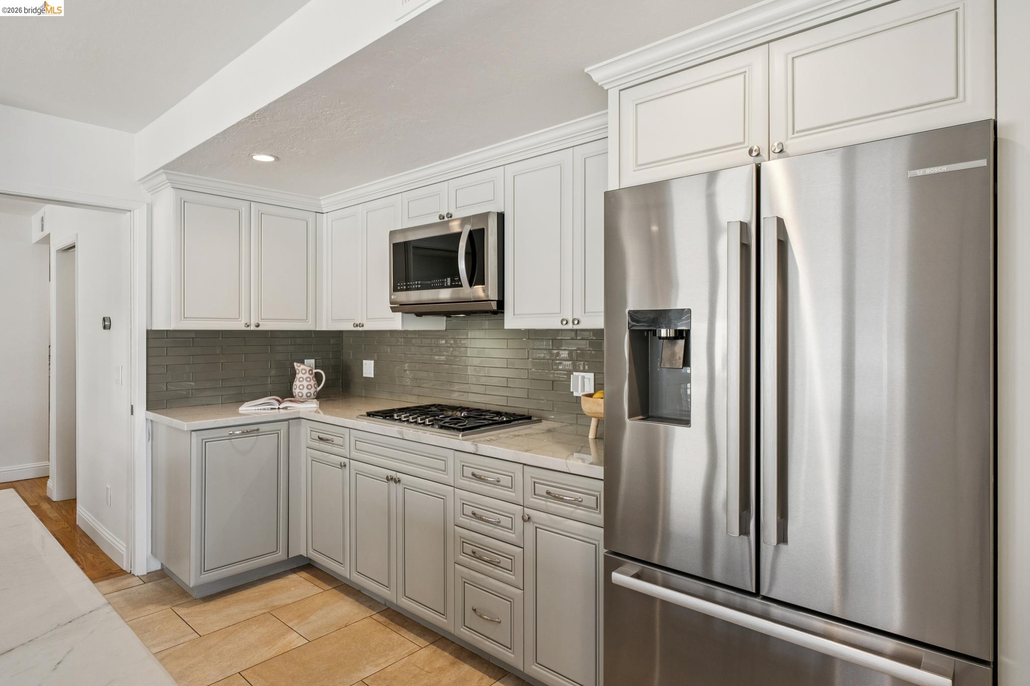 1410 Lakeshore Ave # 5