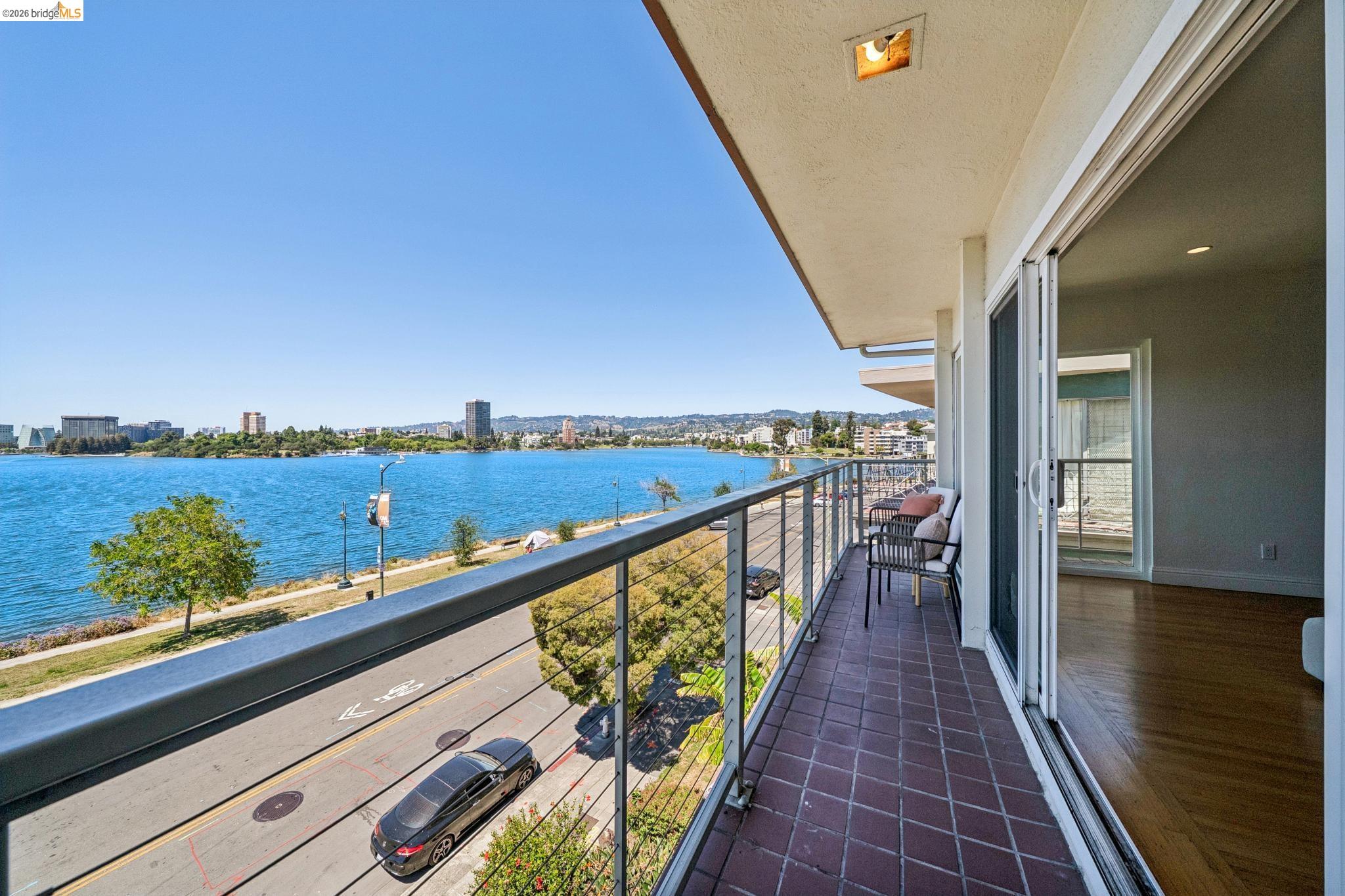 1410 Lakeshore Ave # 5