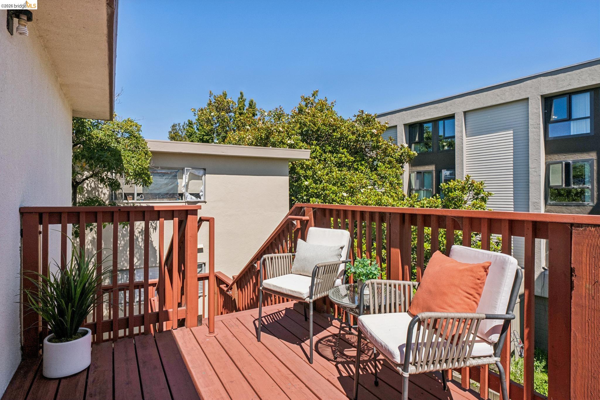 1410 Lakeshore Ave # 5