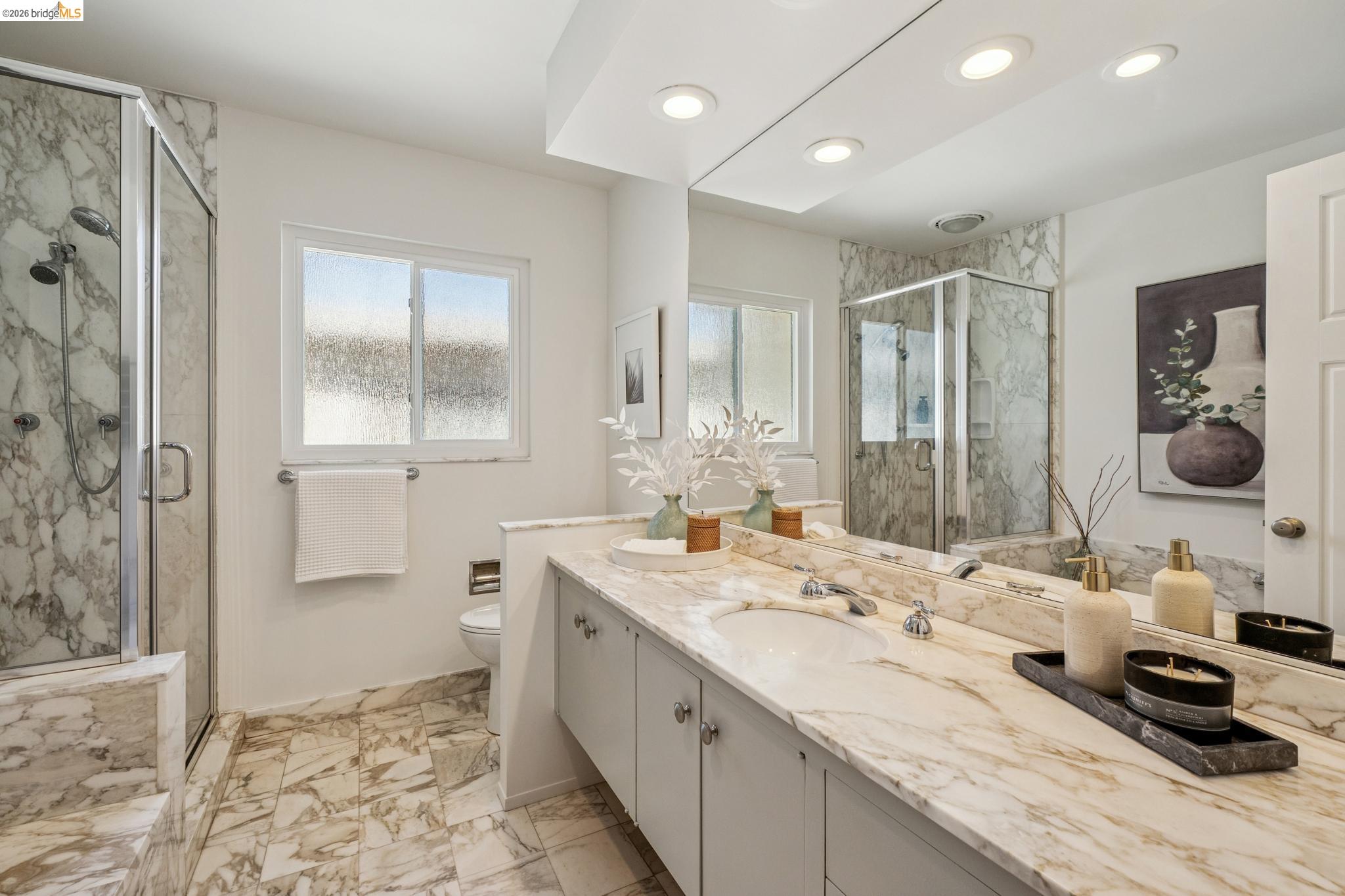 1410 Lakeshore Ave # 5