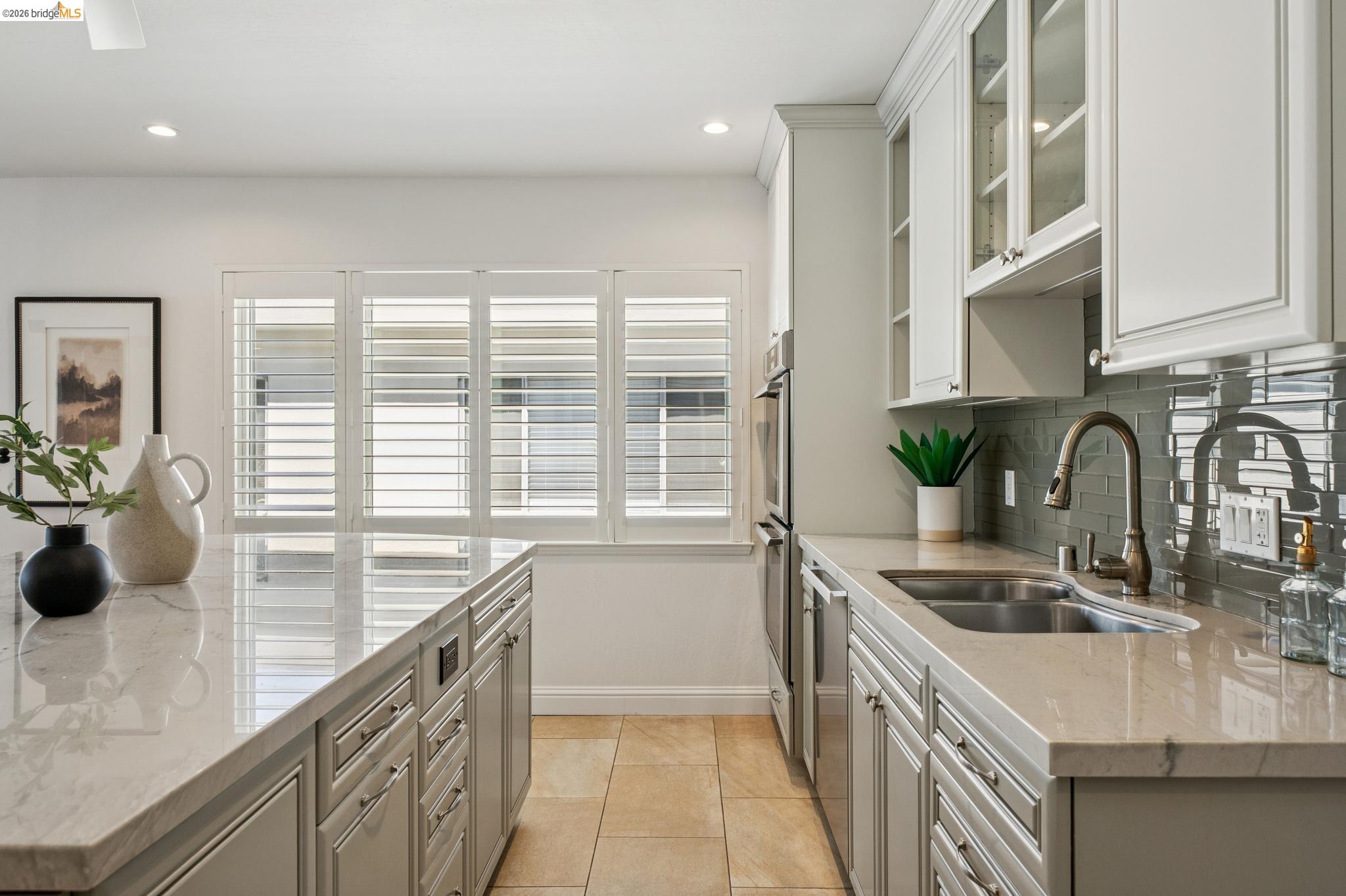 1410 Lakeshore Ave # 5