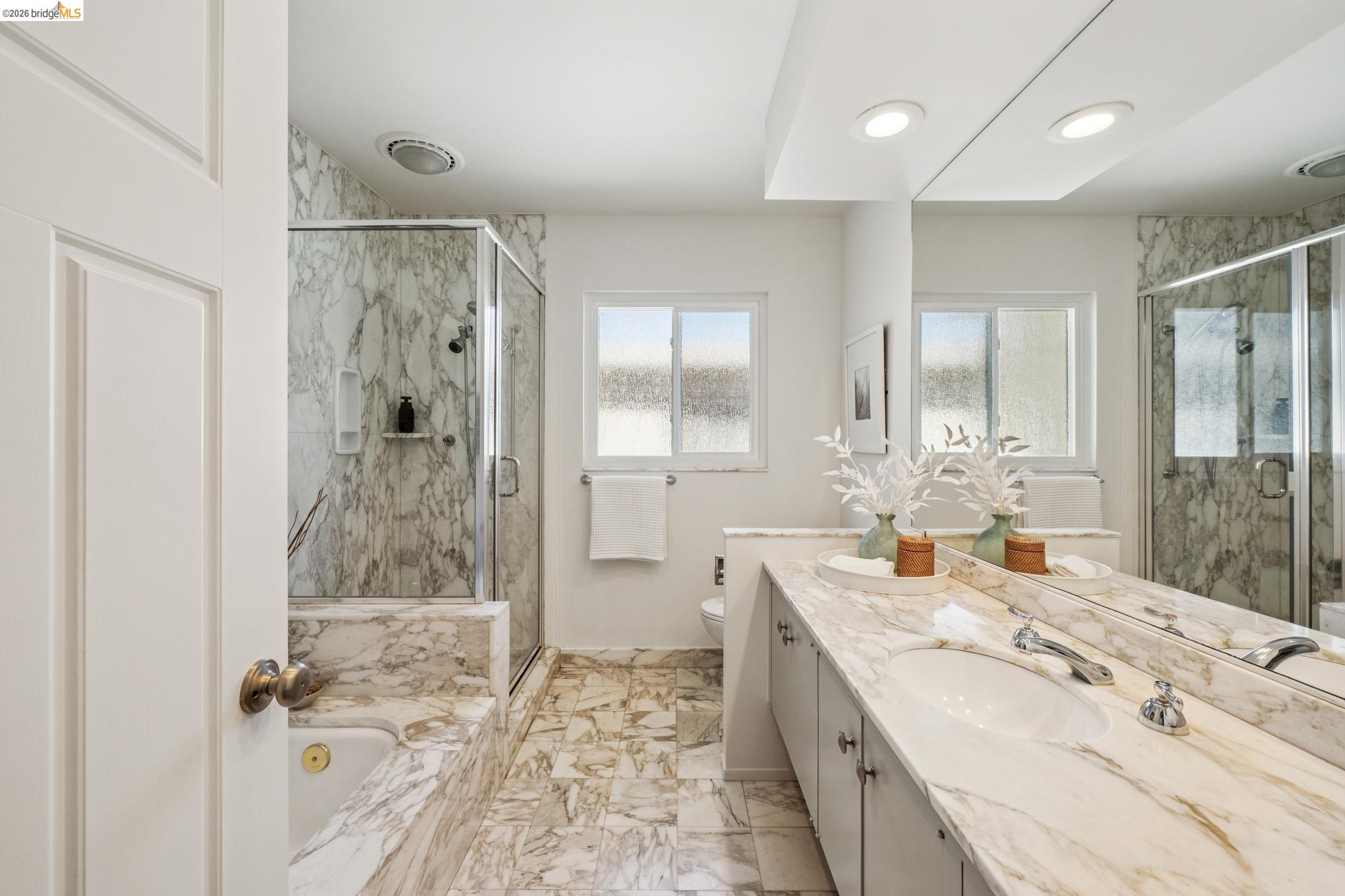 1410 Lakeshore Ave # 5
