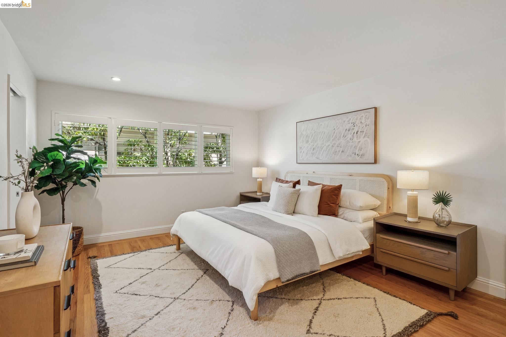 1410 Lakeshore Ave # 5