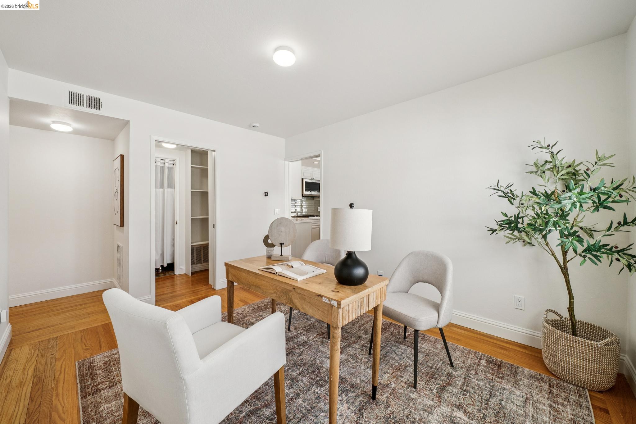 1410 Lakeshore Ave # 5