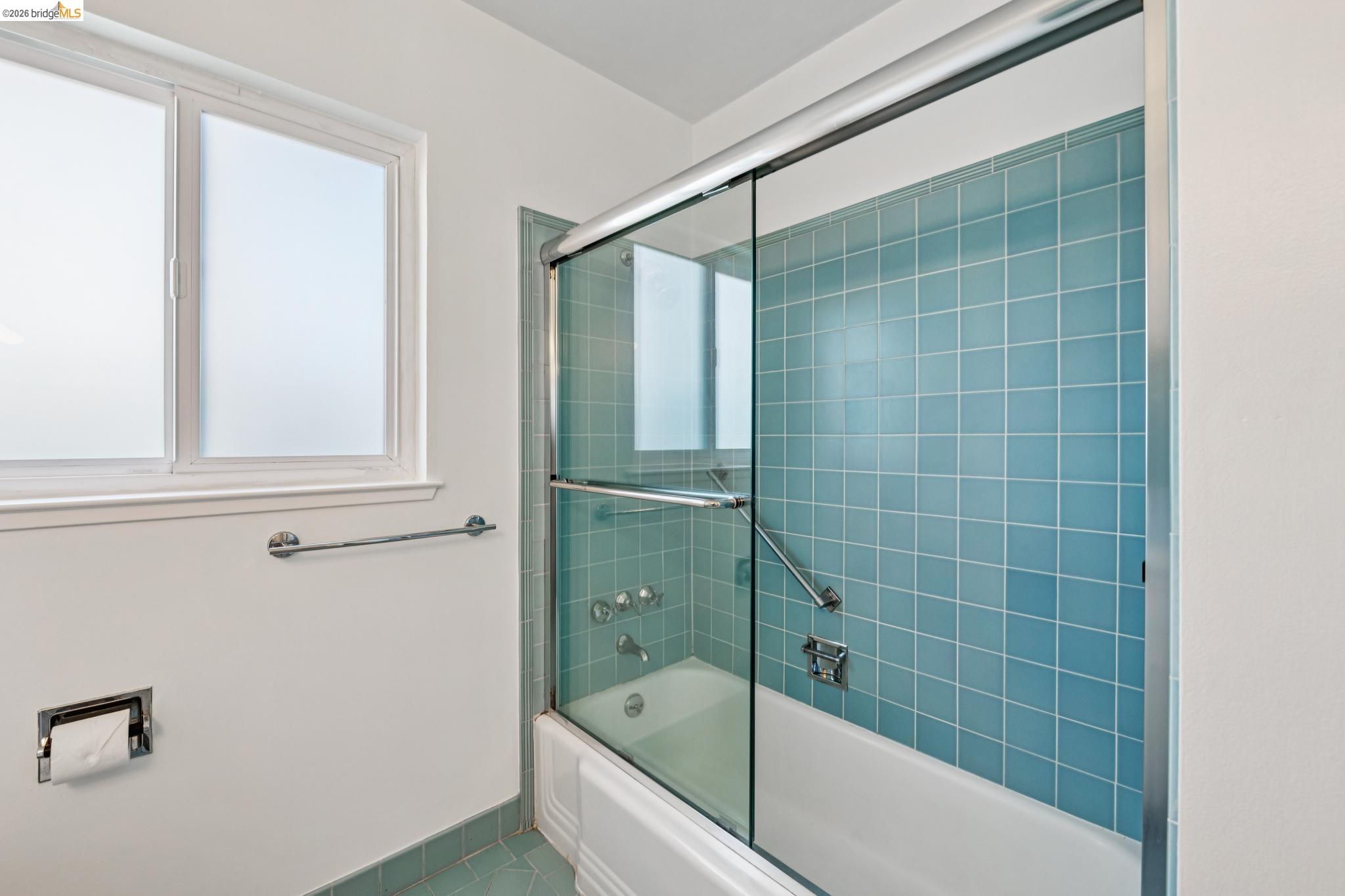 1410 Lakeshore Ave # 6