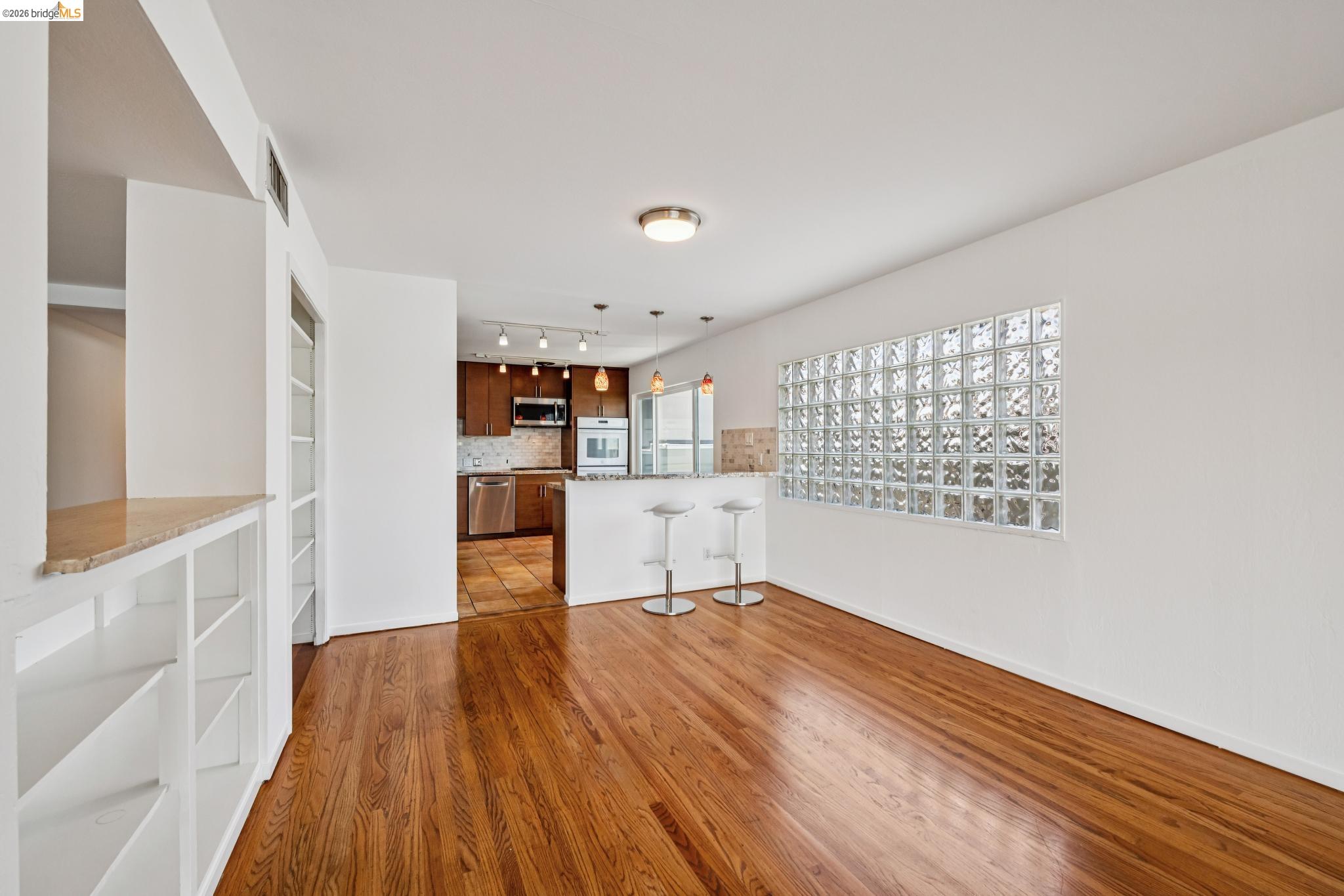 1410 Lakeshore Ave # 6