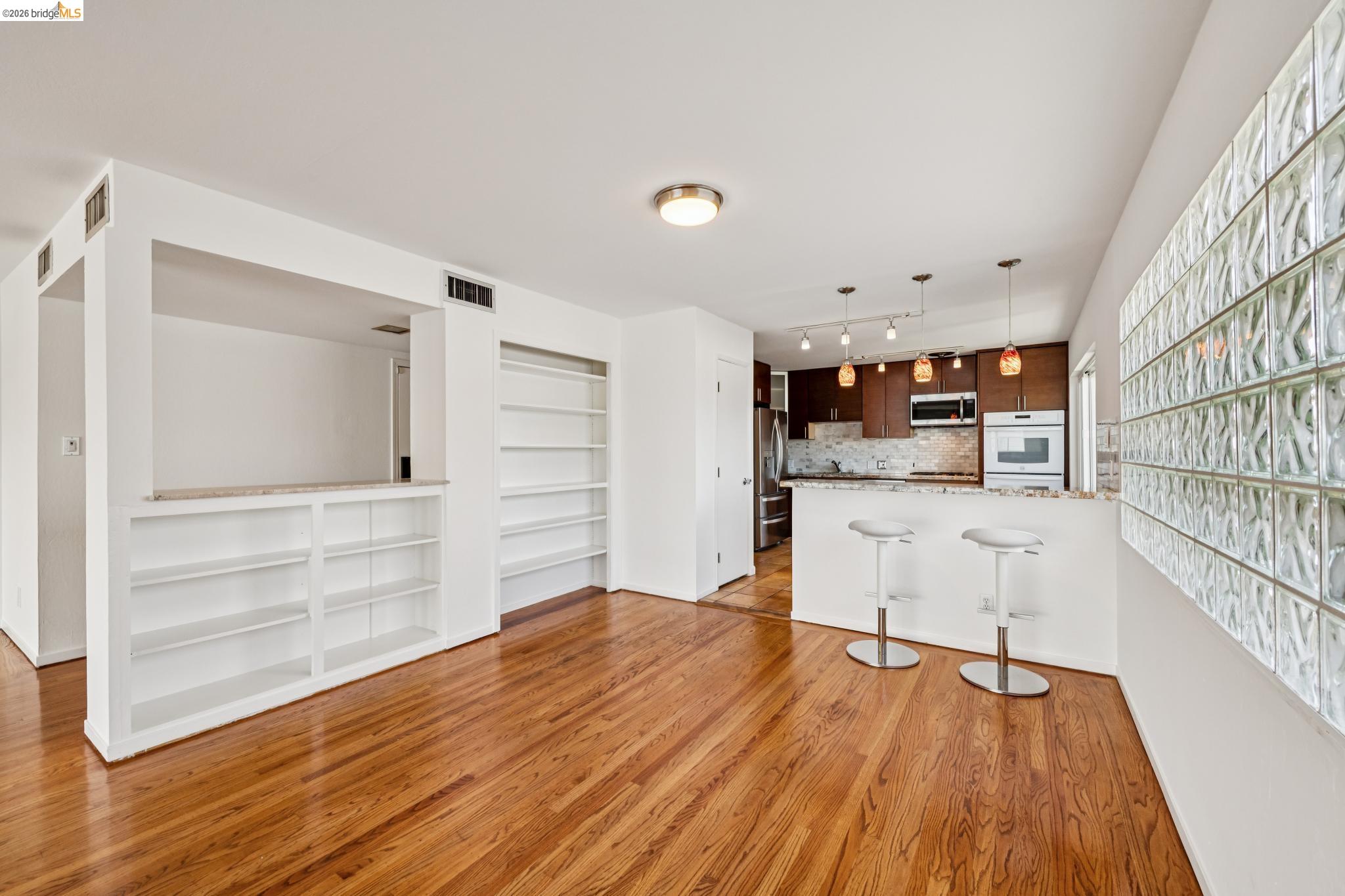 1410 Lakeshore Ave # 6