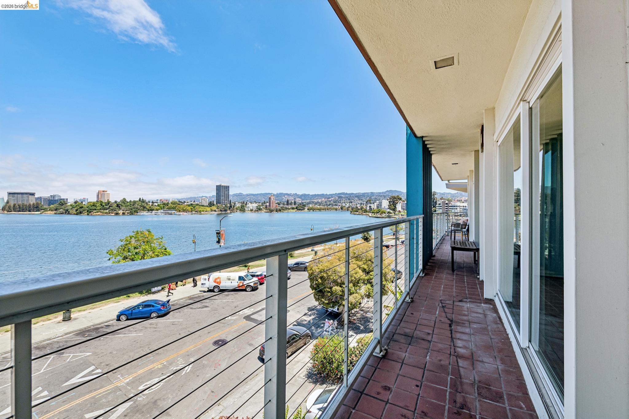 1410 Lakeshore Ave # 6