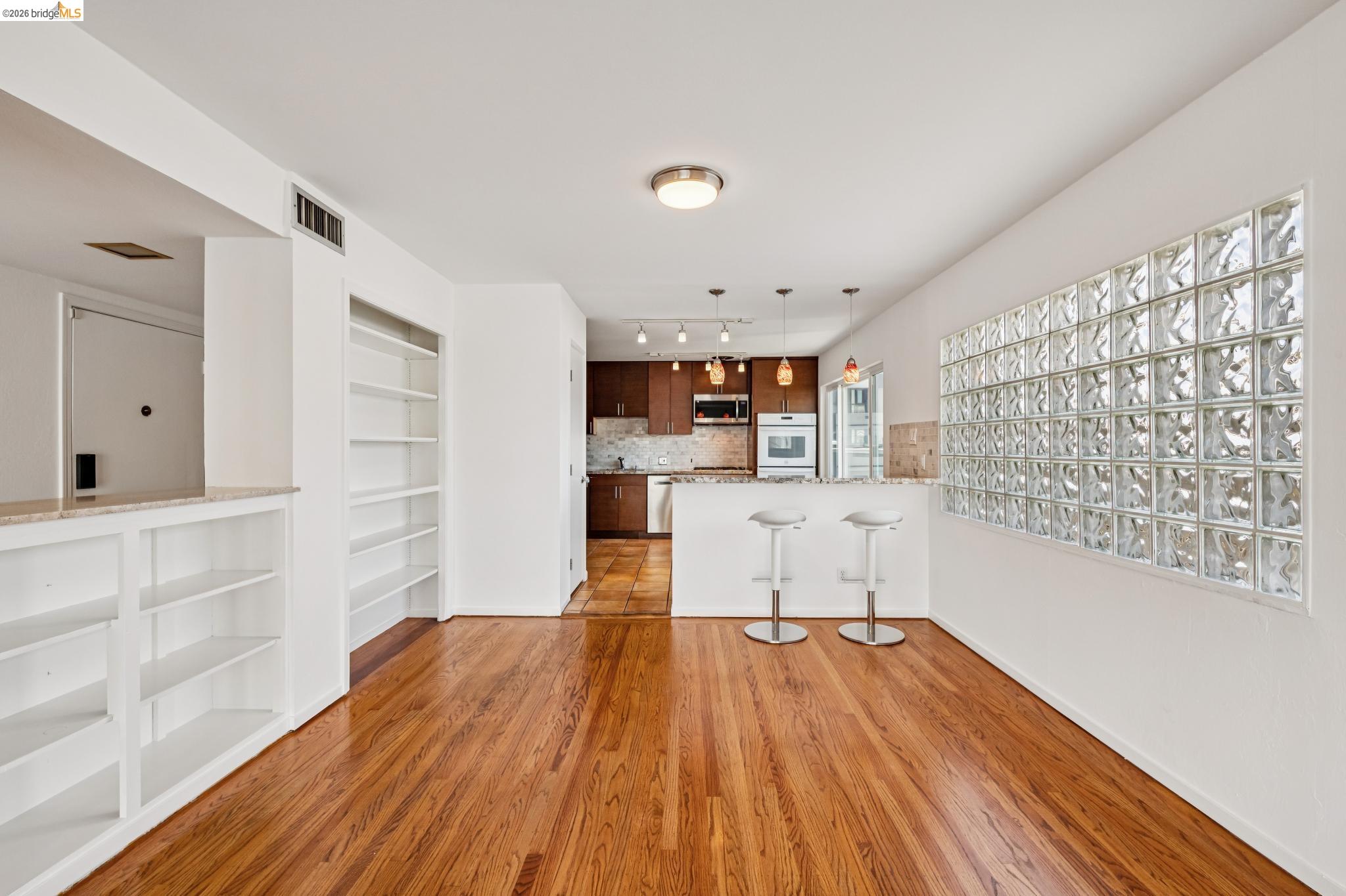 1410 Lakeshore Ave # 6