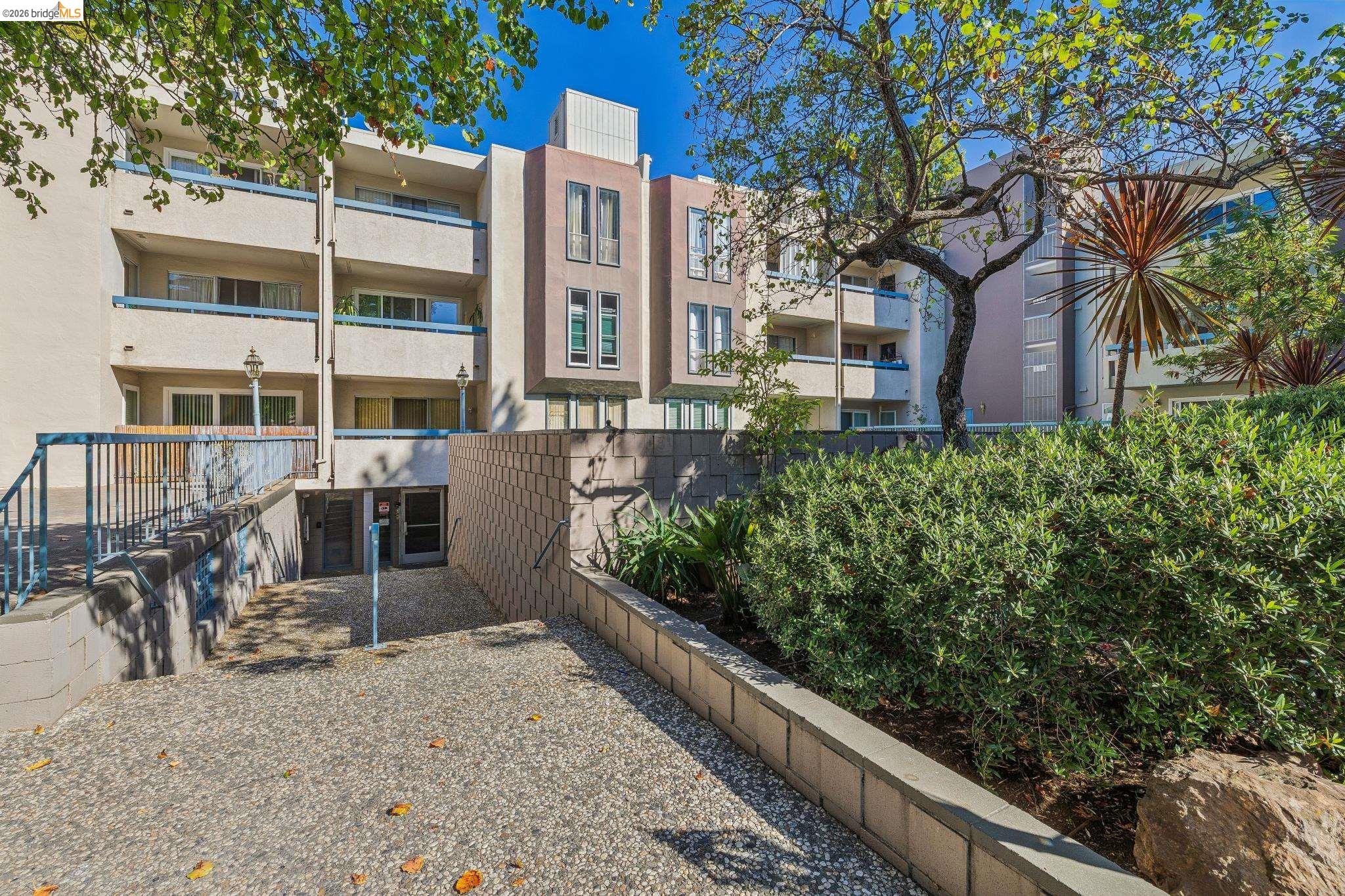 385 Jayne Ave # 301