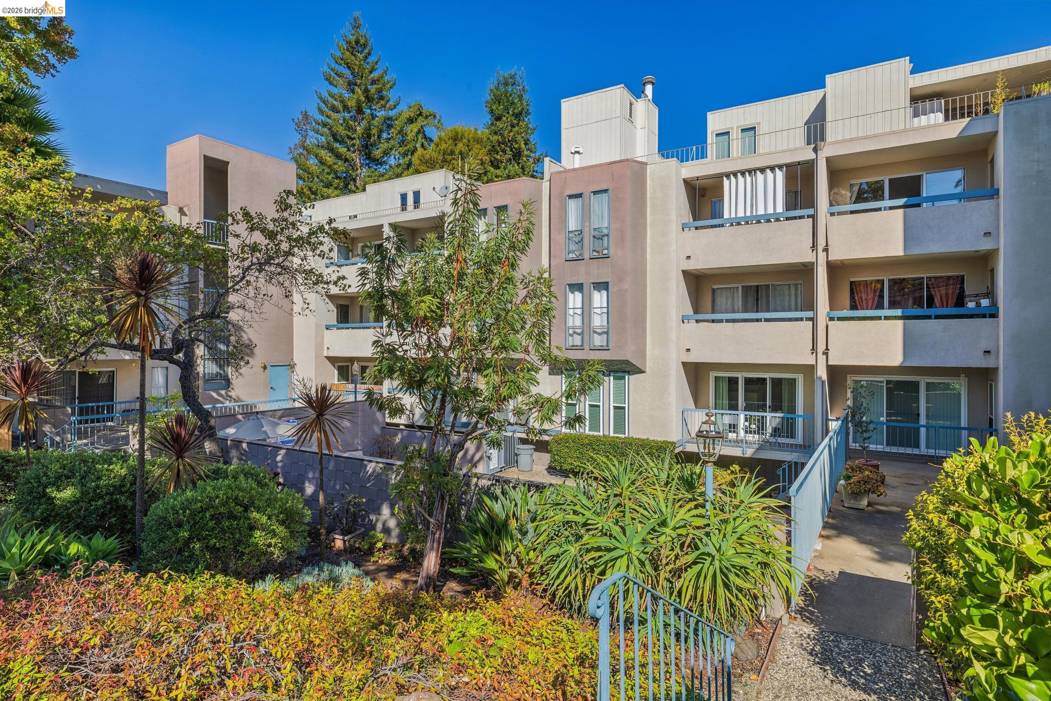 385 Jayne Ave # 301
