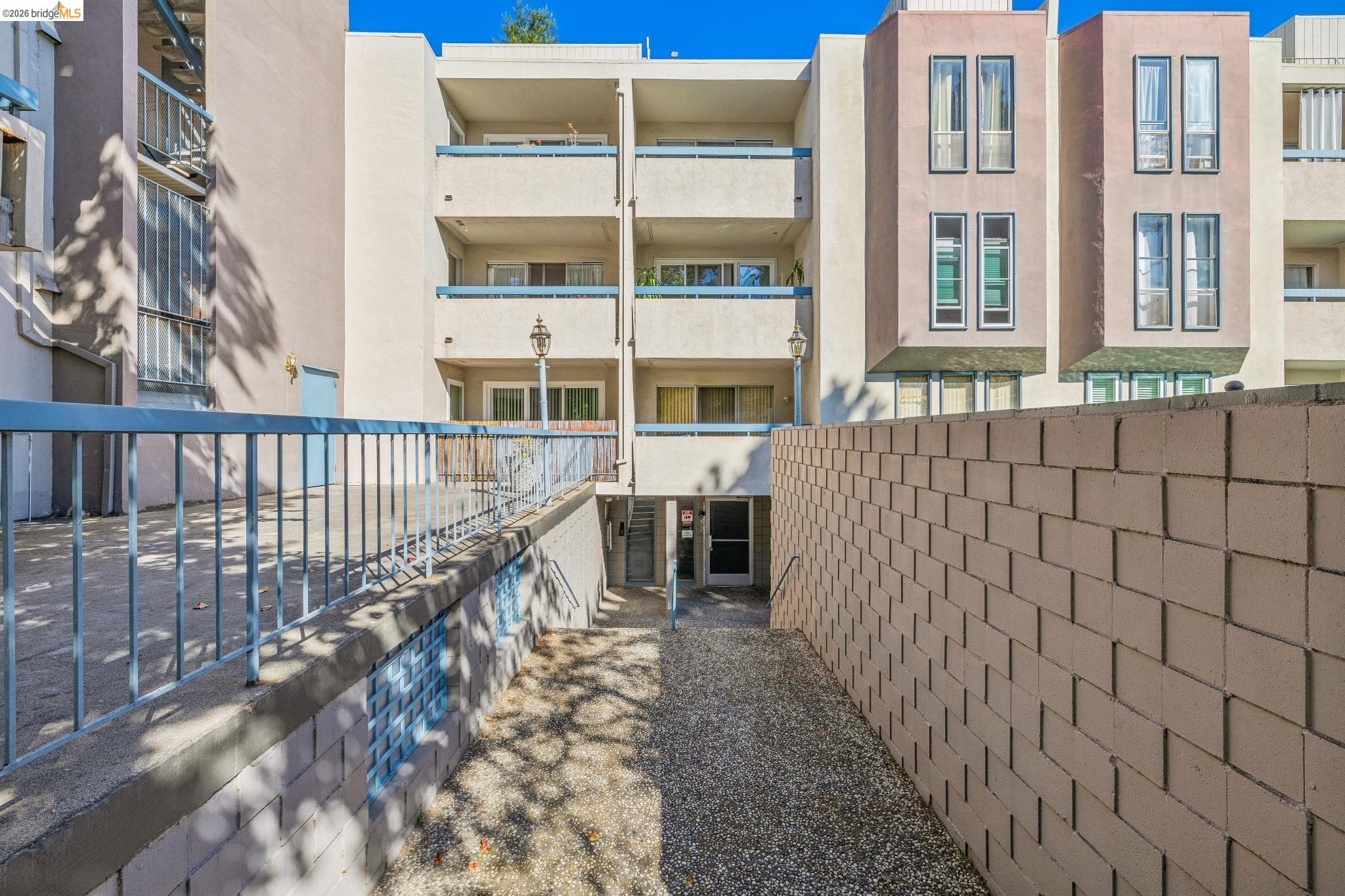 385 Jayne Ave # 301