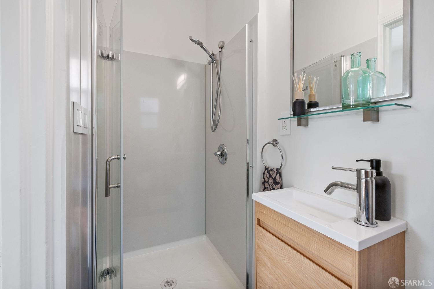 380 Dolores Street Unit: 7