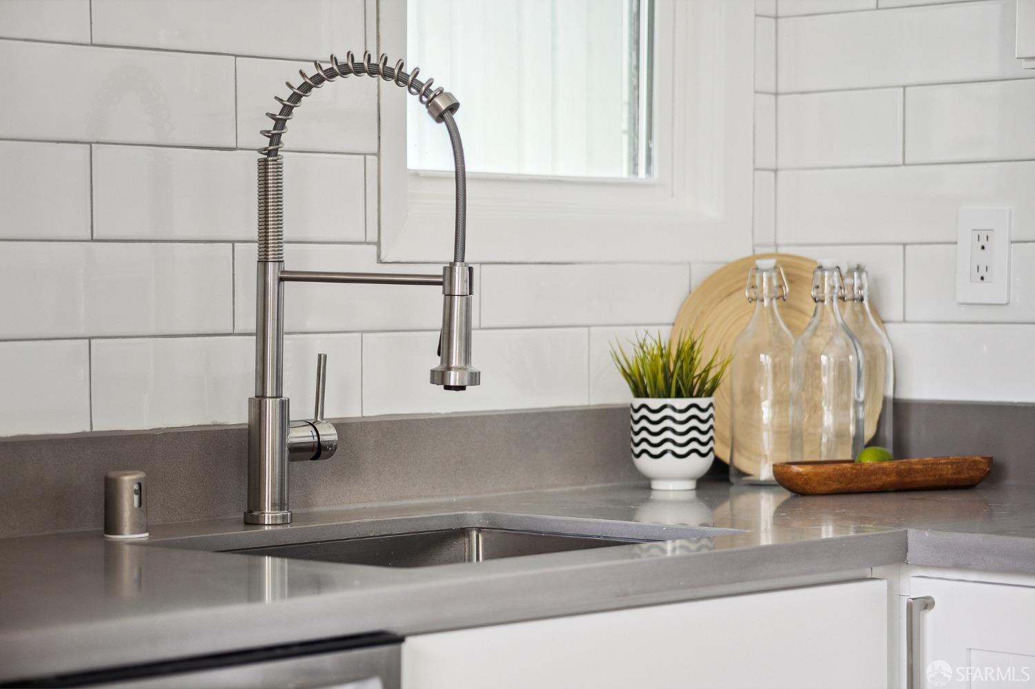 380 Dolores Street Unit: 7