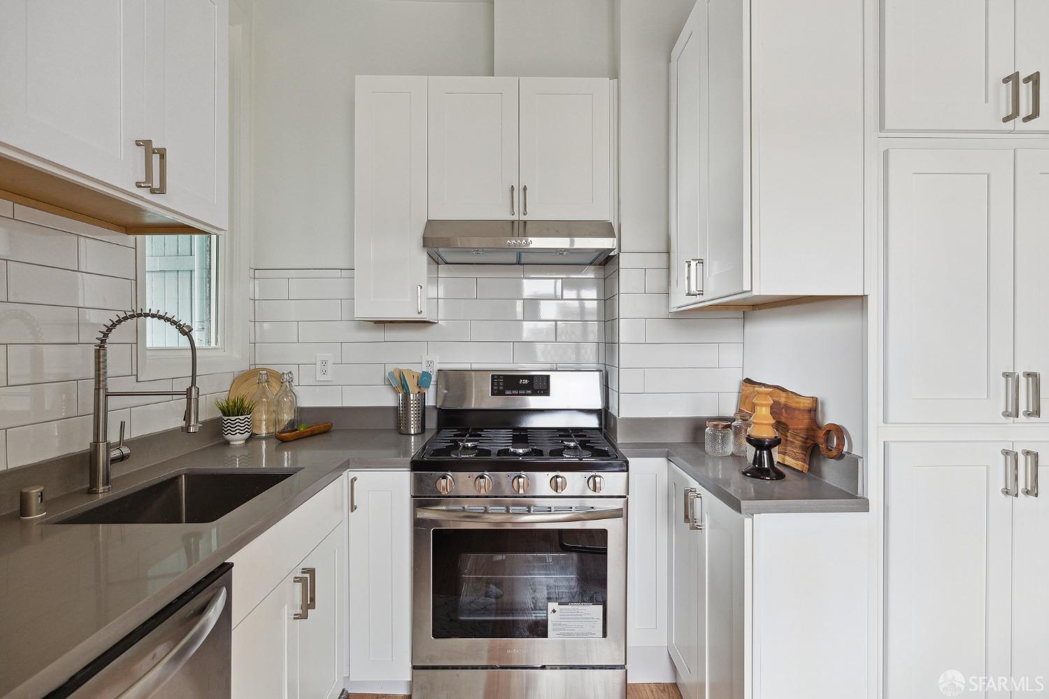 380 Dolores Street Unit: 7