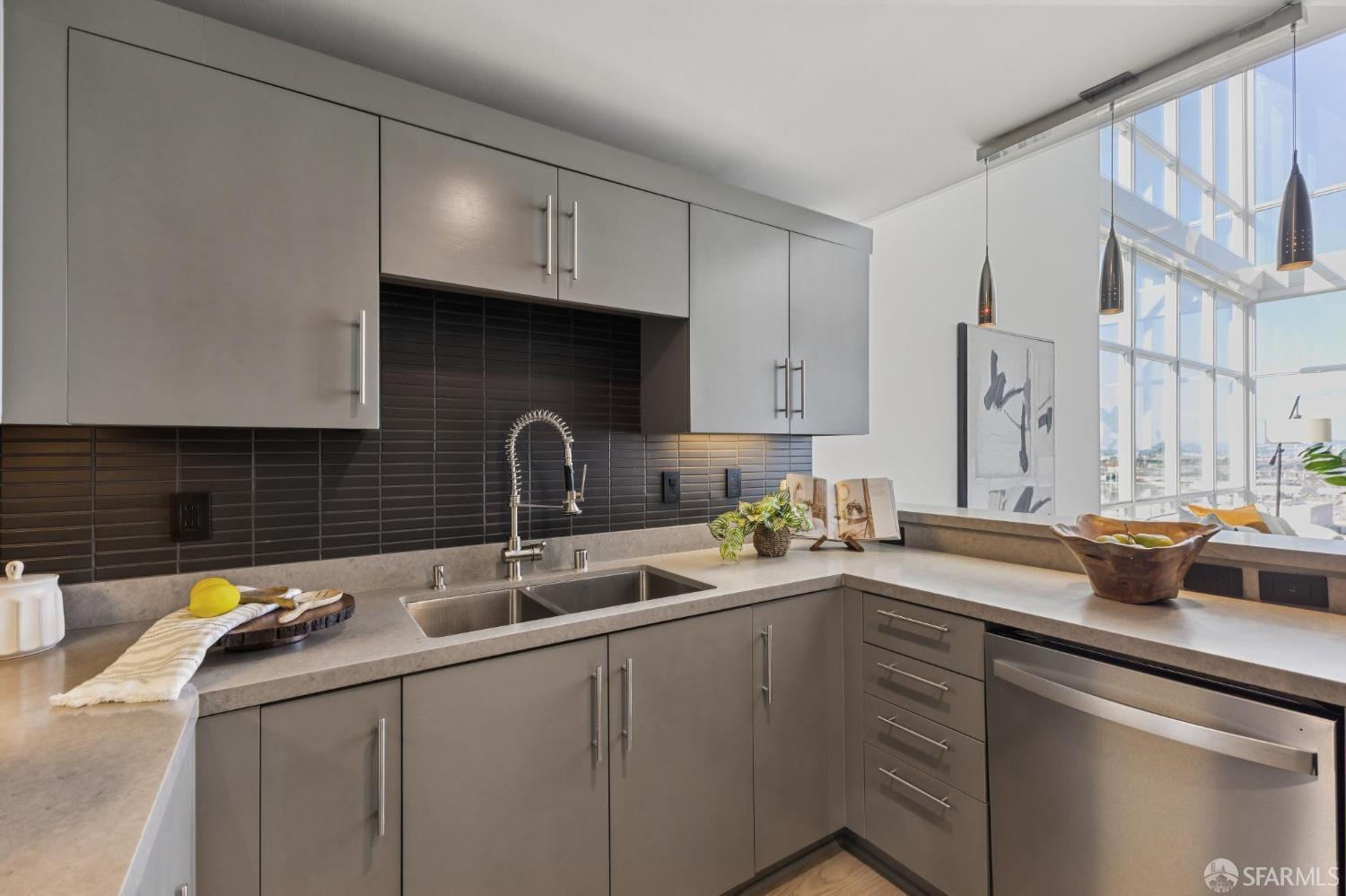 222 Broadway Avenue # 1505