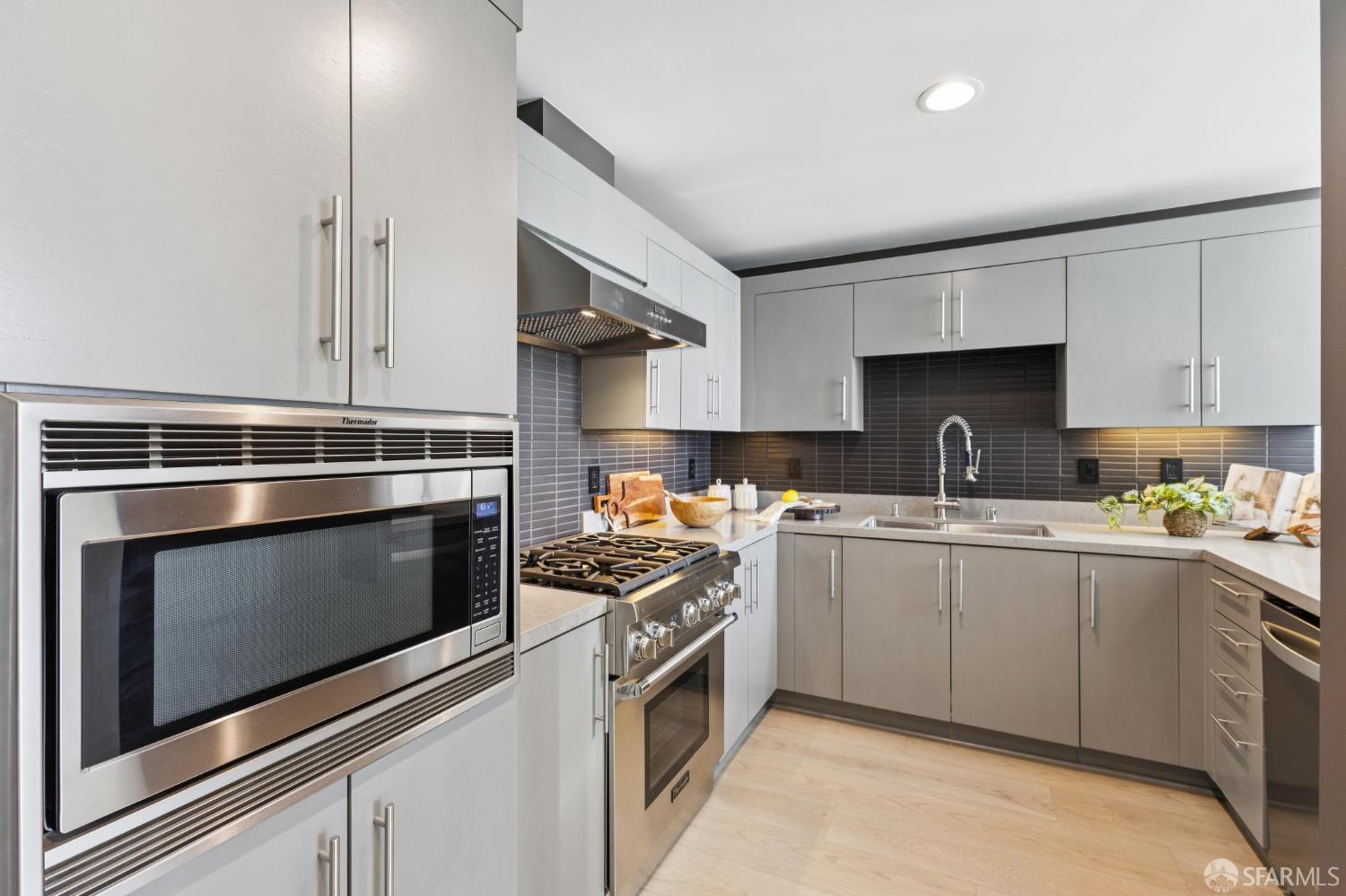 222 Broadway Avenue # 1505