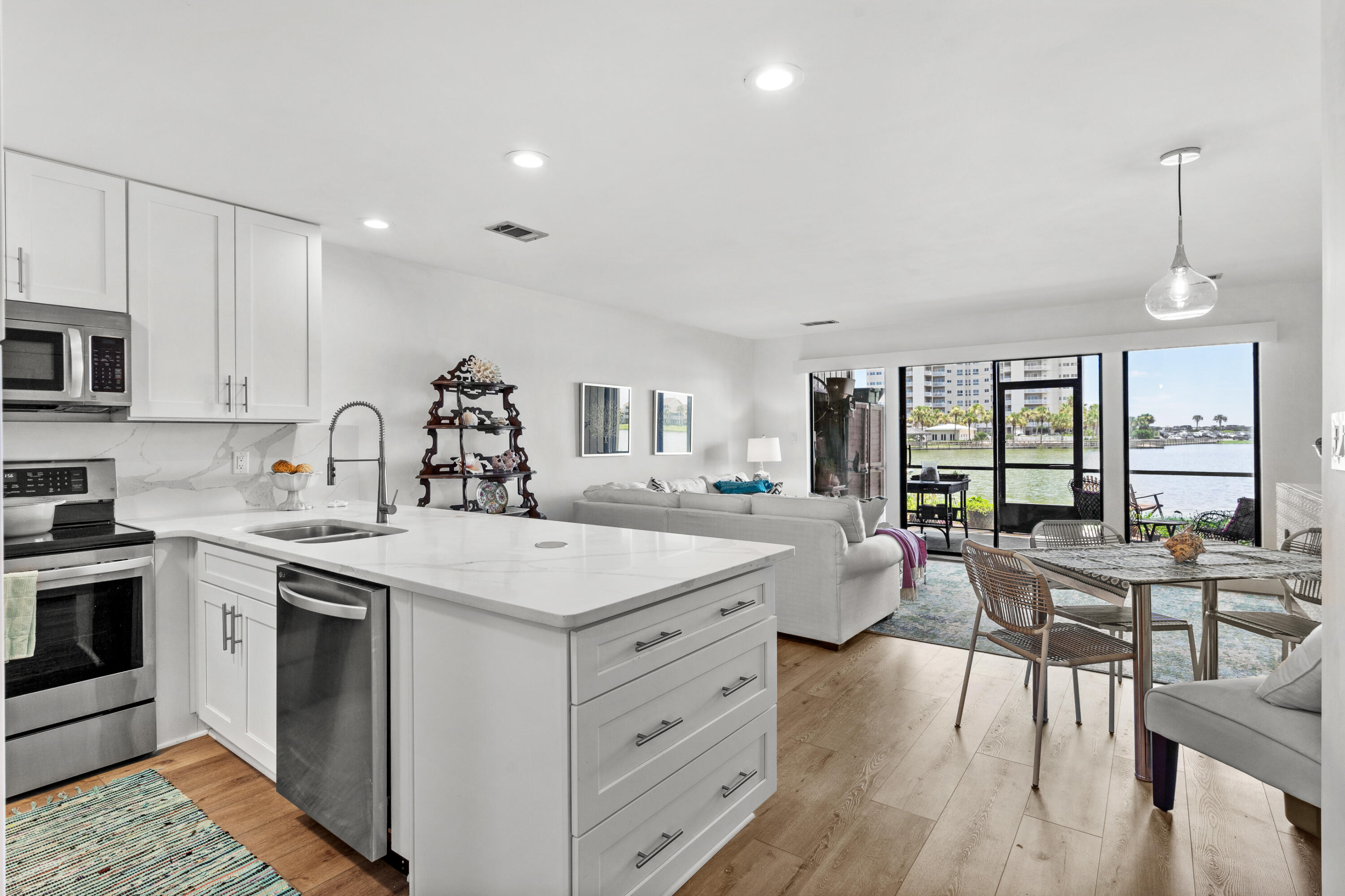 48 Stewart Lk Cove, UNIT 194