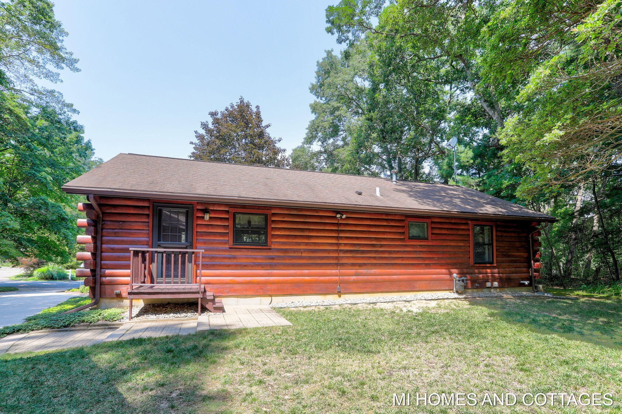 3225 Silver Acres Drive