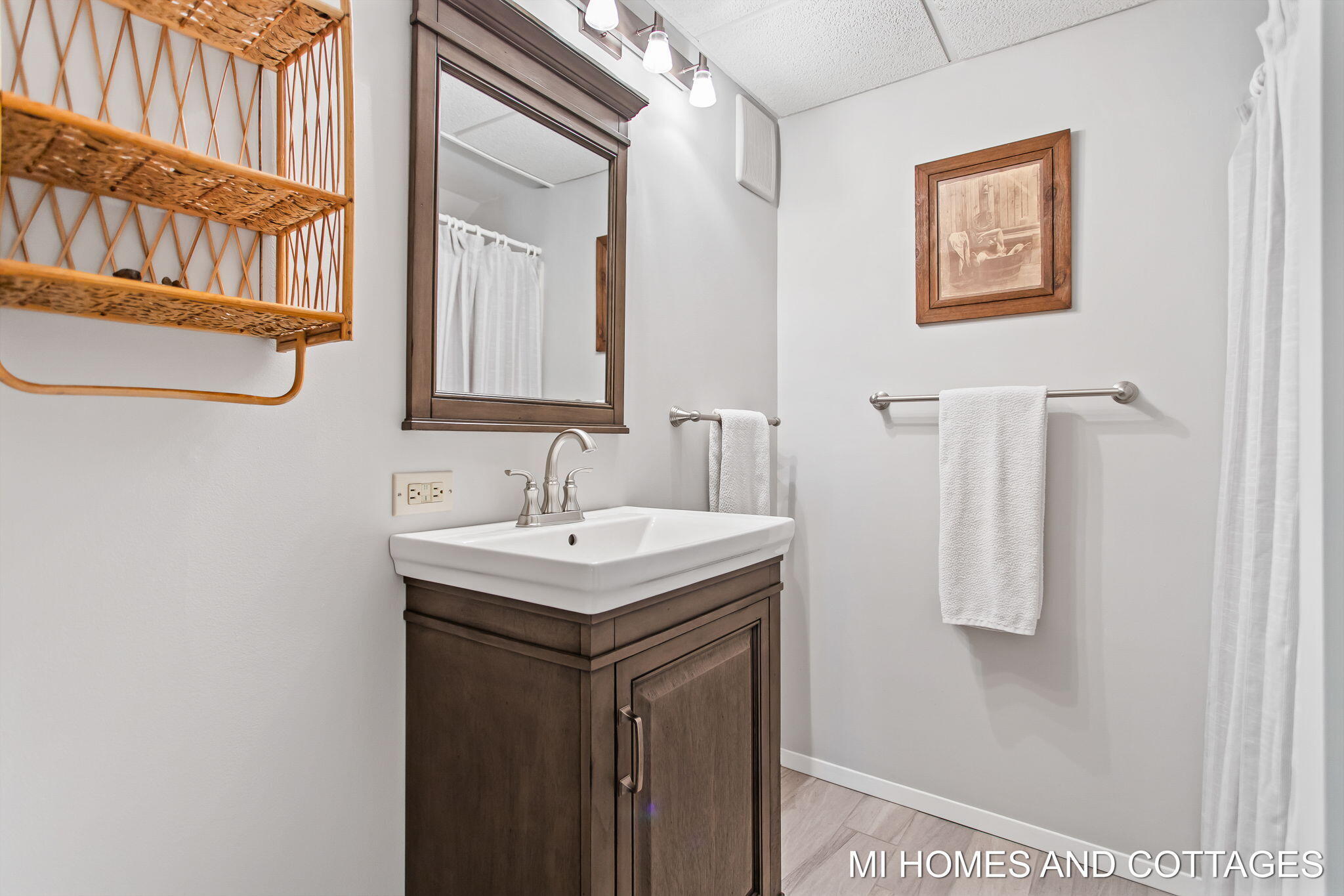 3225 Silver Acres Drive