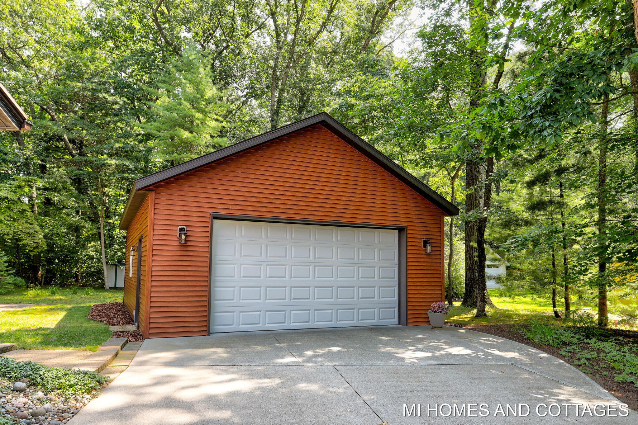 3225 Silver Acres Drive