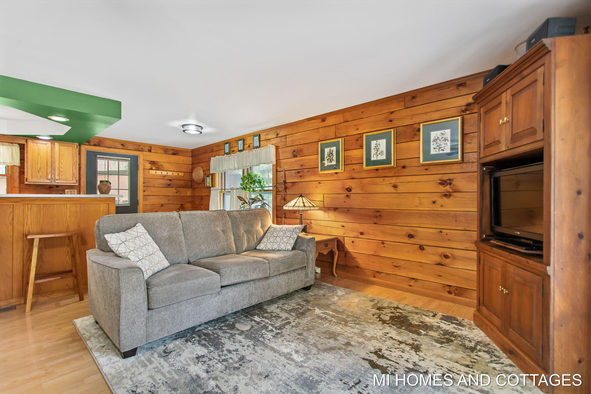 3225 Silver Acres Drive