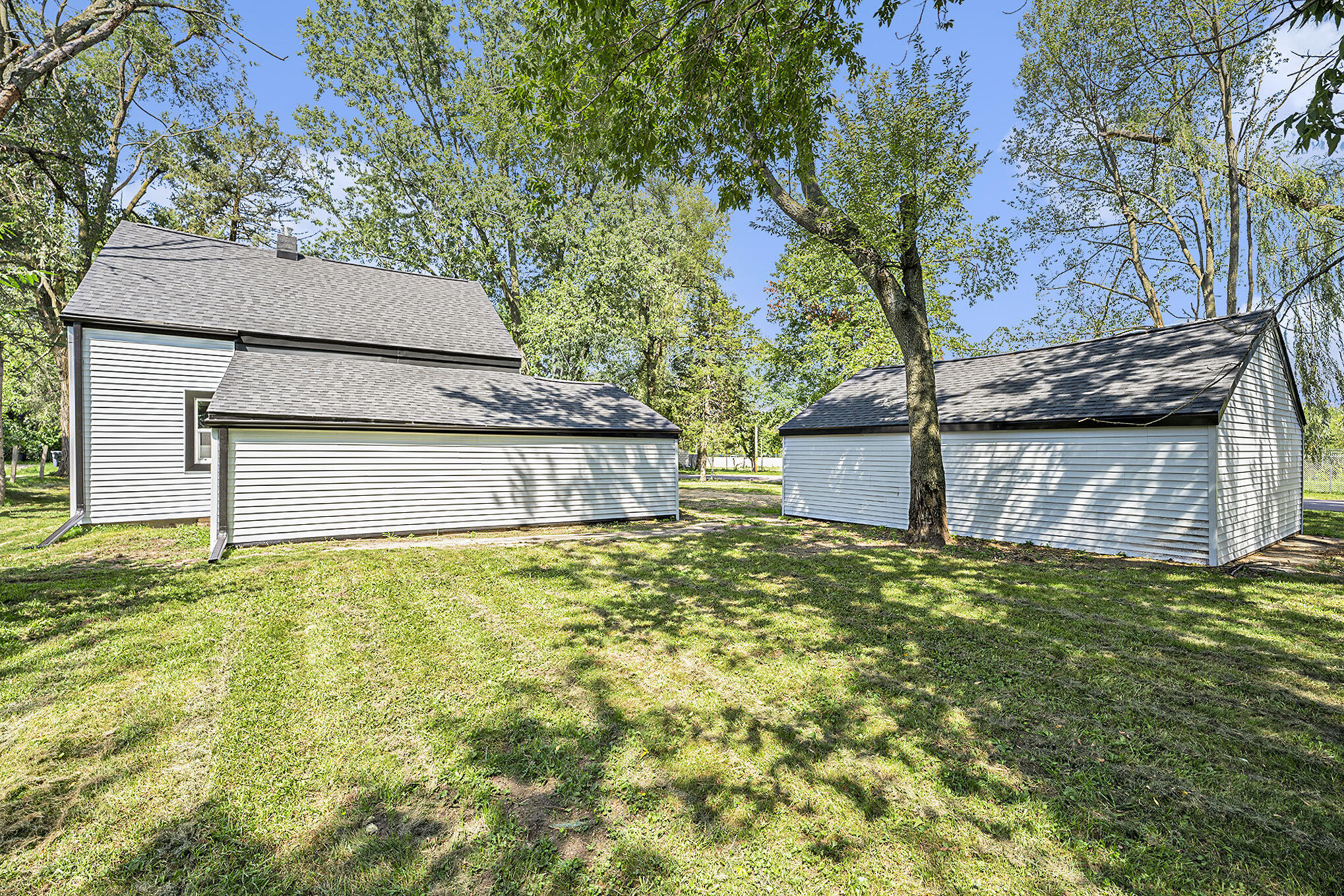 704 Della Street