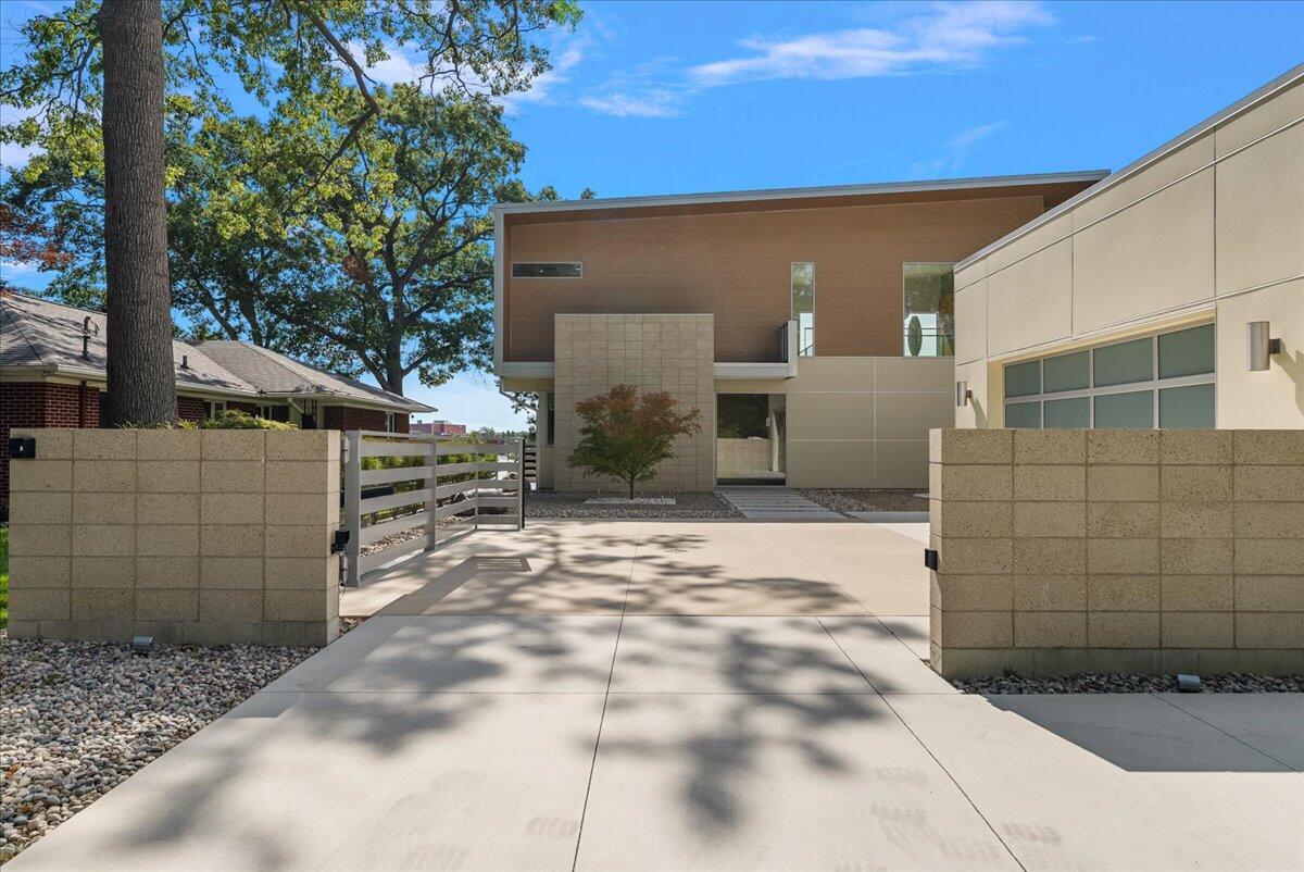 602 Lawn Avenue