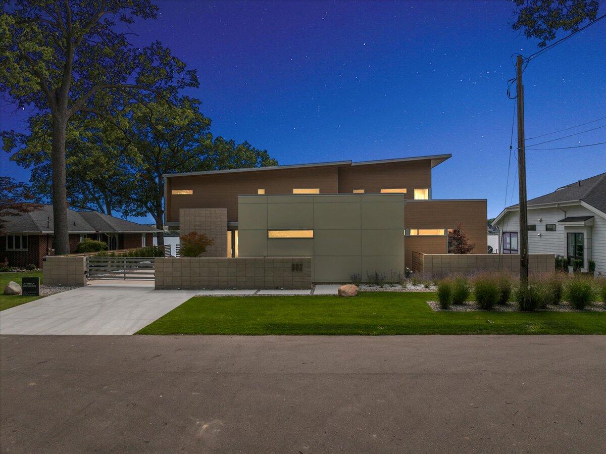 602 Lawn Avenue